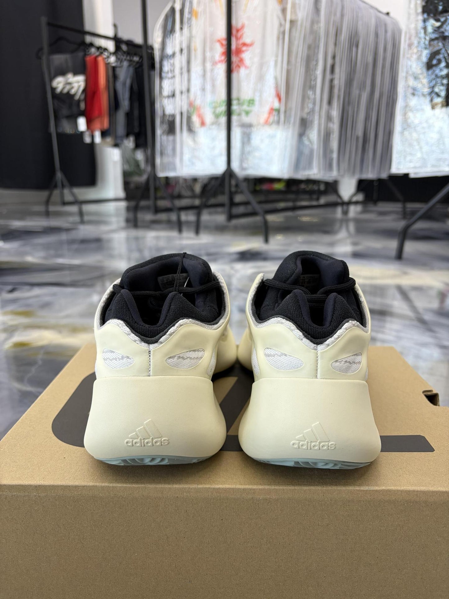 adidas Yeezy 700 "V3 Azael" Used Size 10