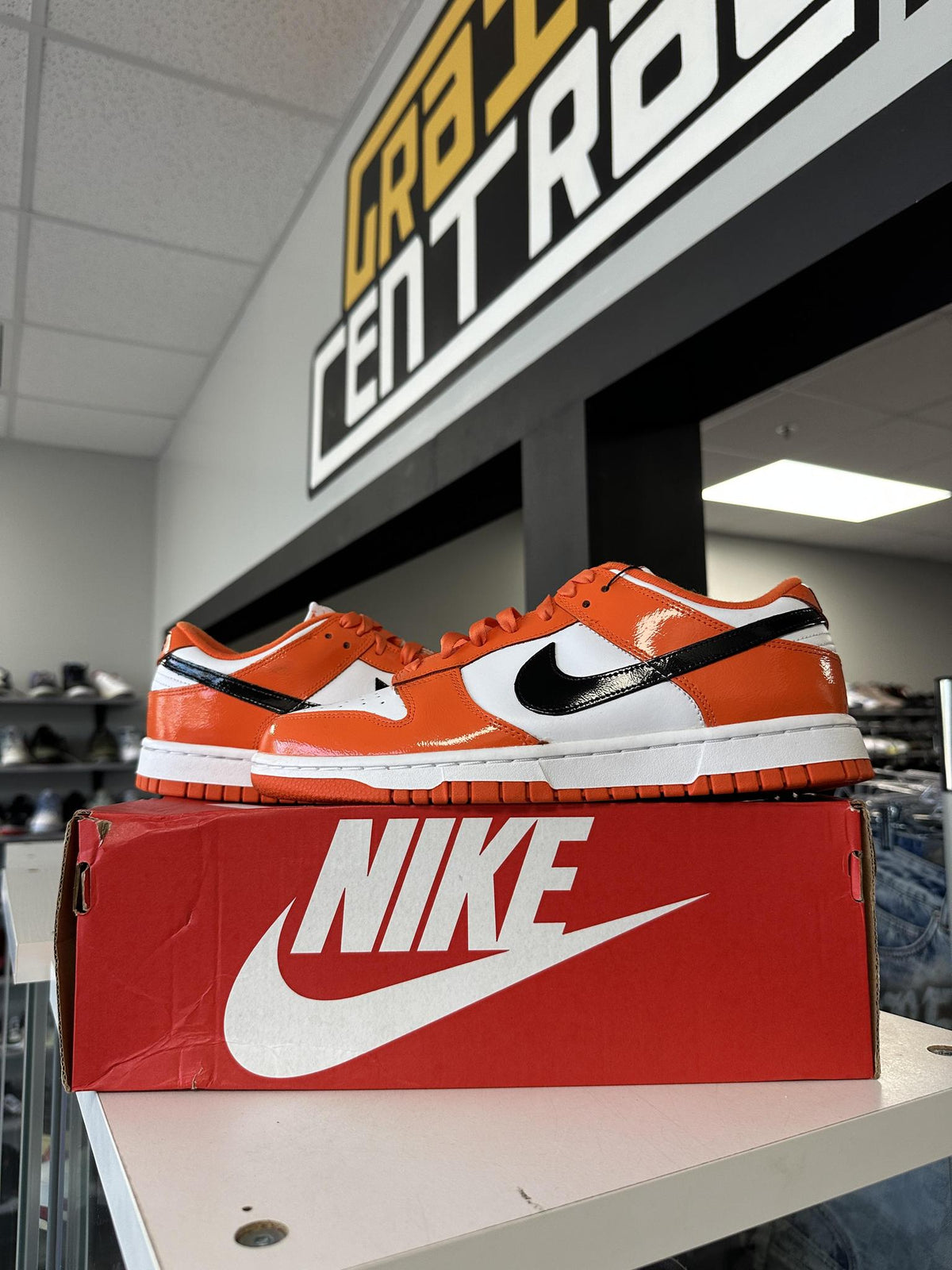Dunk Low Patent Halloween Used