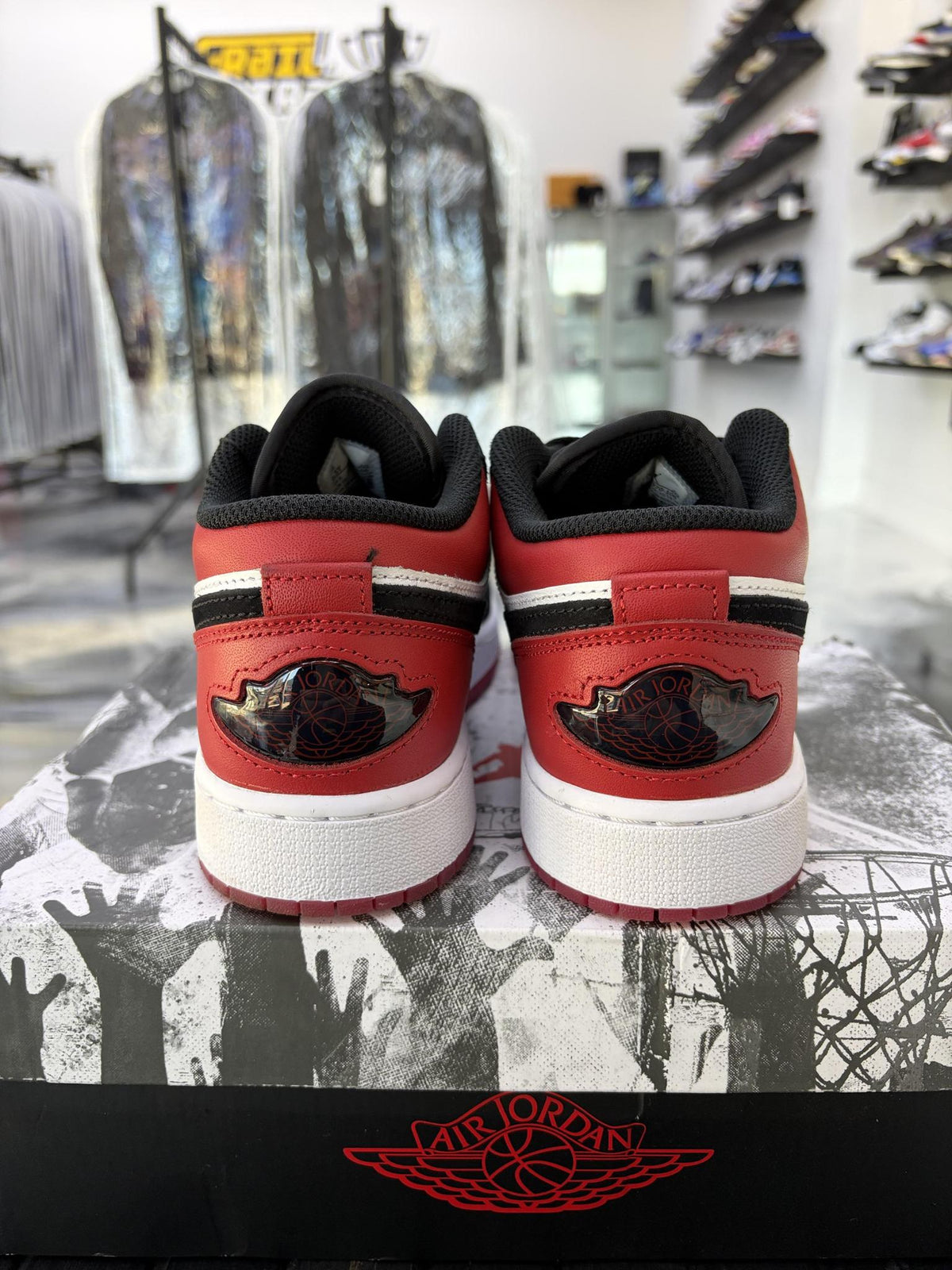 Jordan 1 Low "Black Toe" Used Size 6.5Y/8W