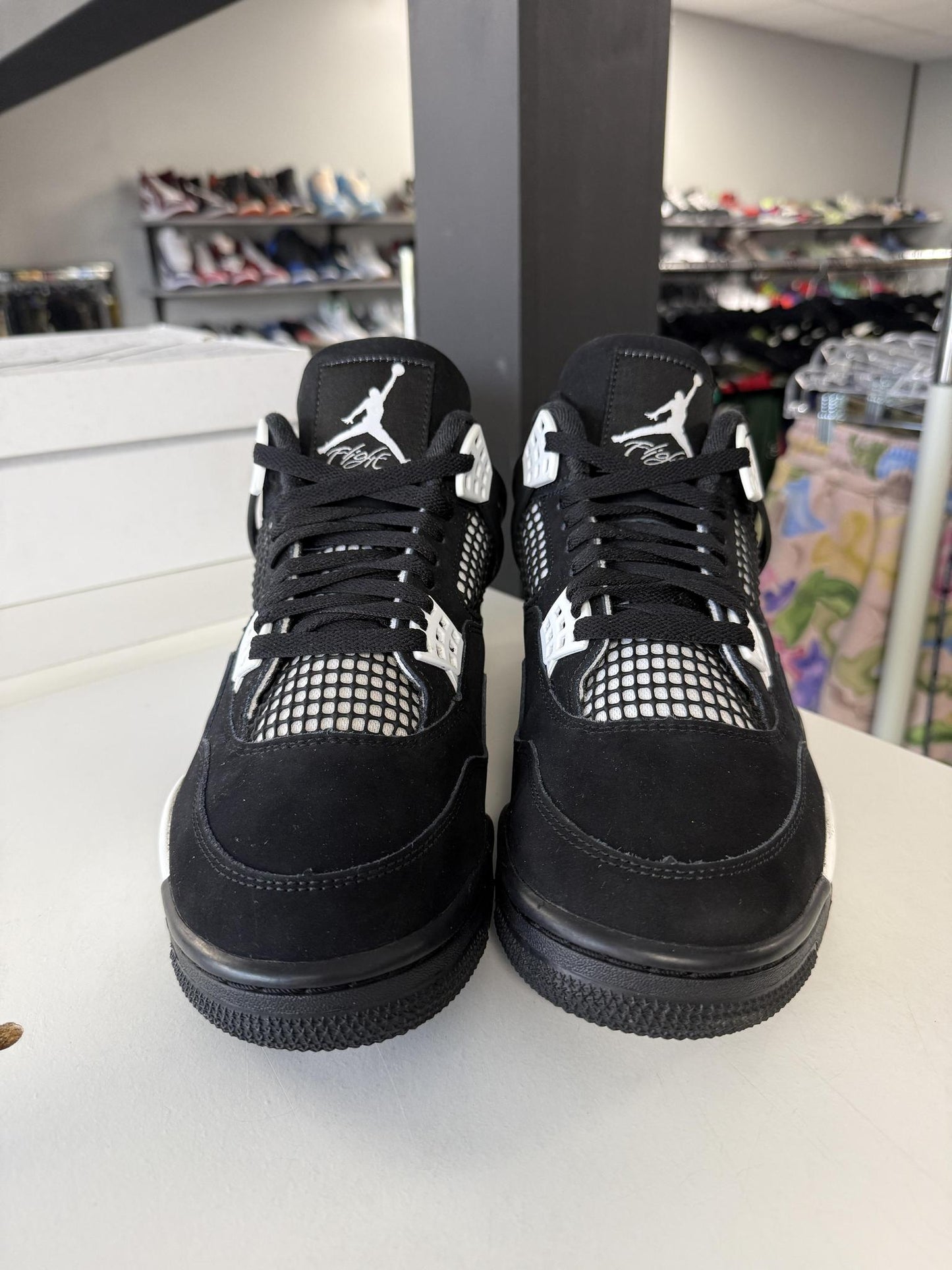 Jordan 4 "White Thunder" Used Size 10.5