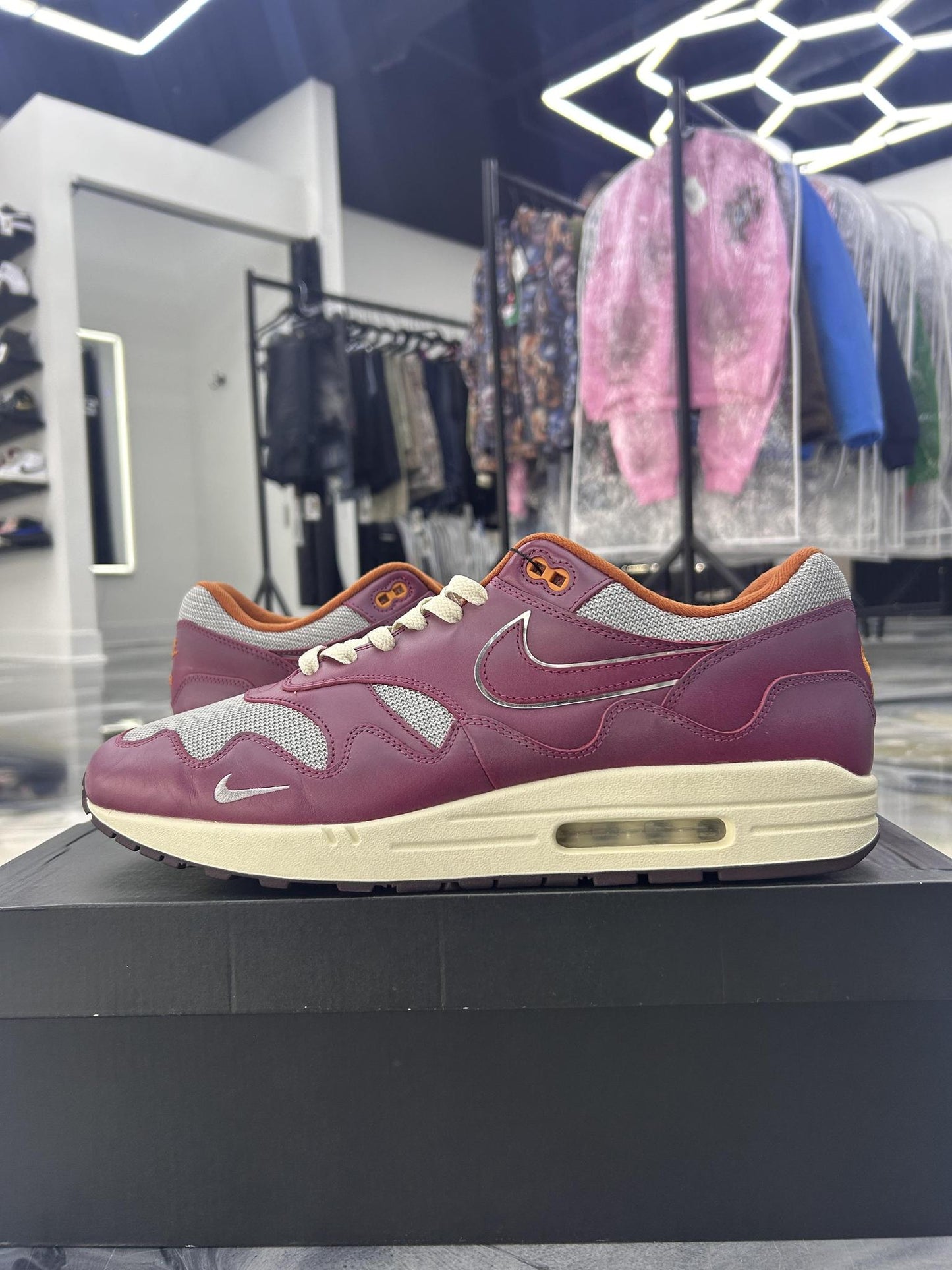 Nike x Patta Air Max 1 "Burgundy" Used Size 15
