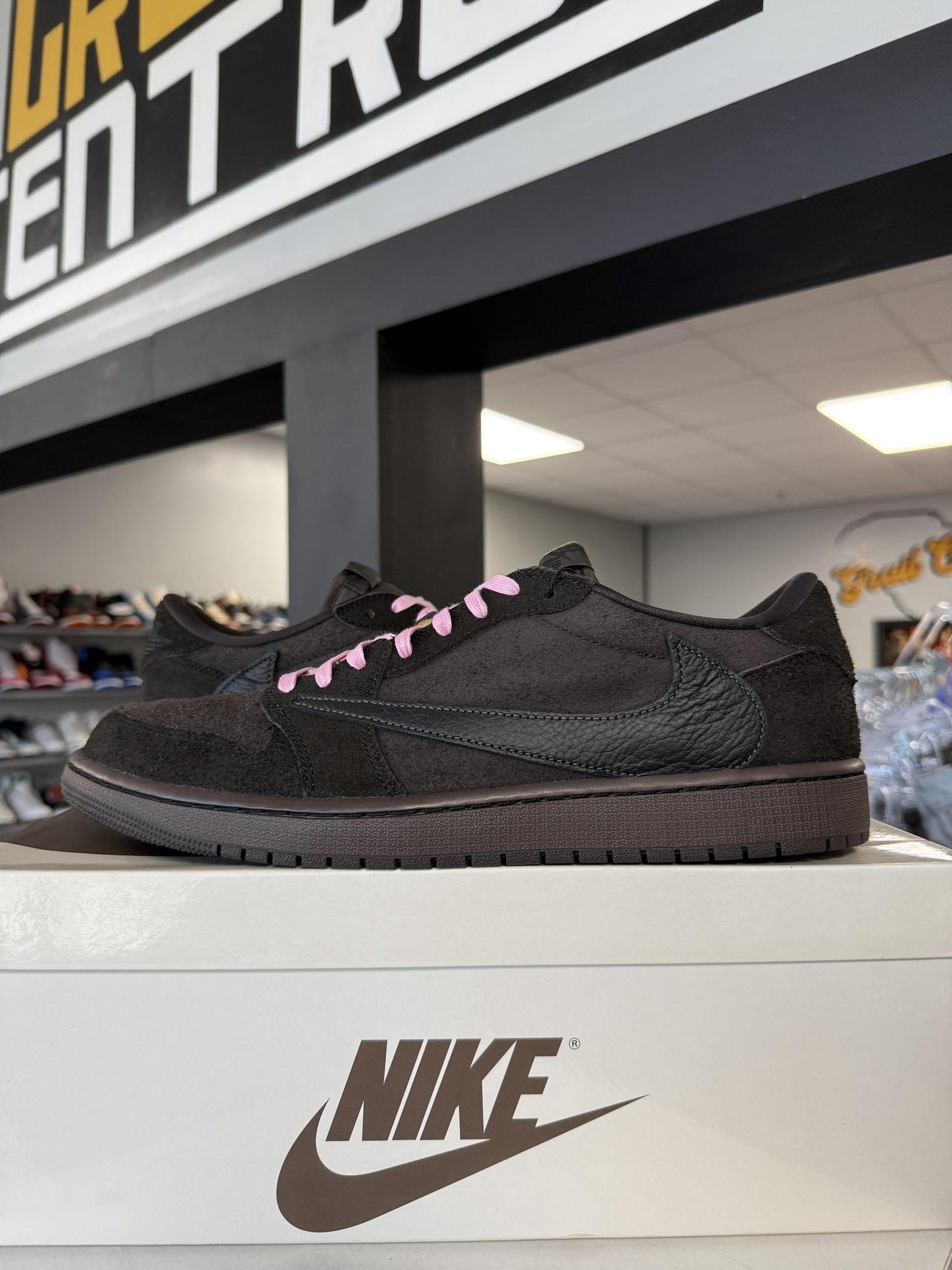 Jordan 1 Low Travis Scott "Velvet" Used Size 13