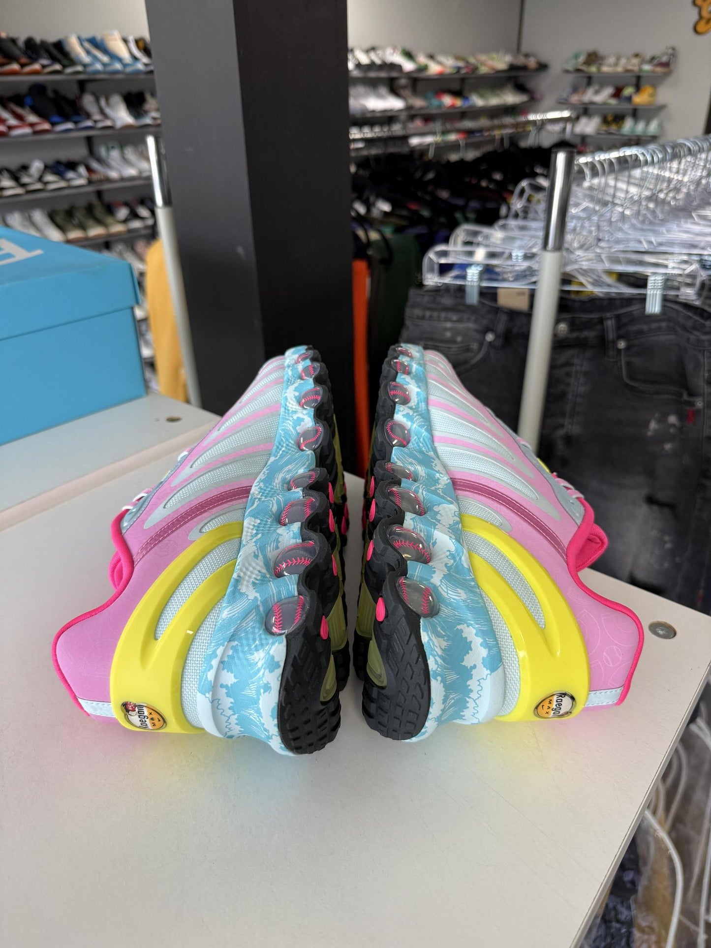 Nike Air Max DN8 "Doernbecher" Used Size 10.5