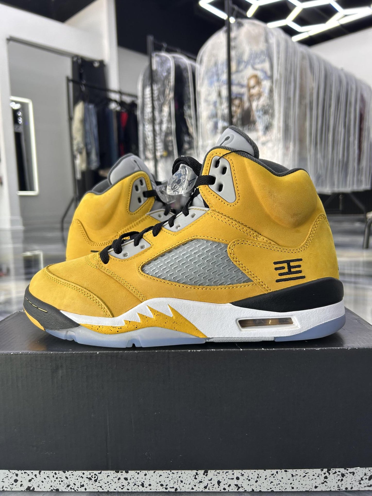 Jordan 5 "Tokyo" Used Size 9