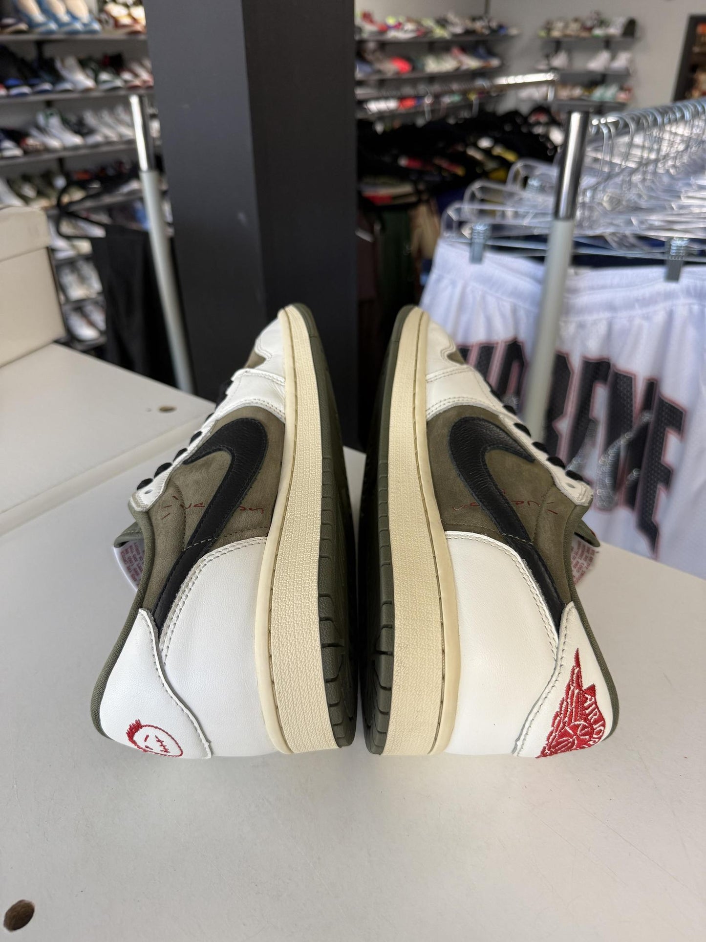 Jordan 1 Low x Travis Scott "Medium Olive" Used Size 10.5