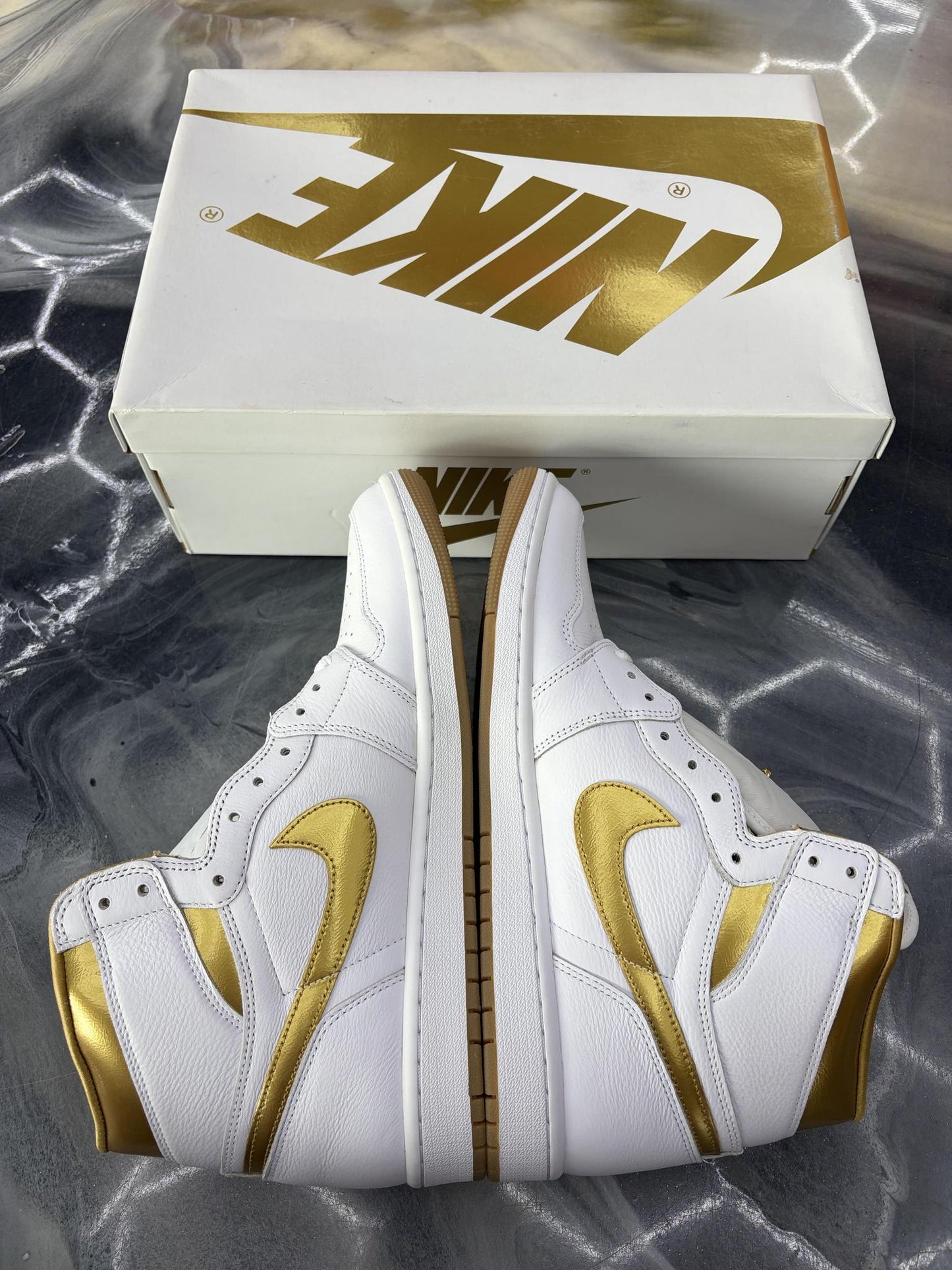 Jordan 1 "Metallic Gold" Used Size 12.5W/11M