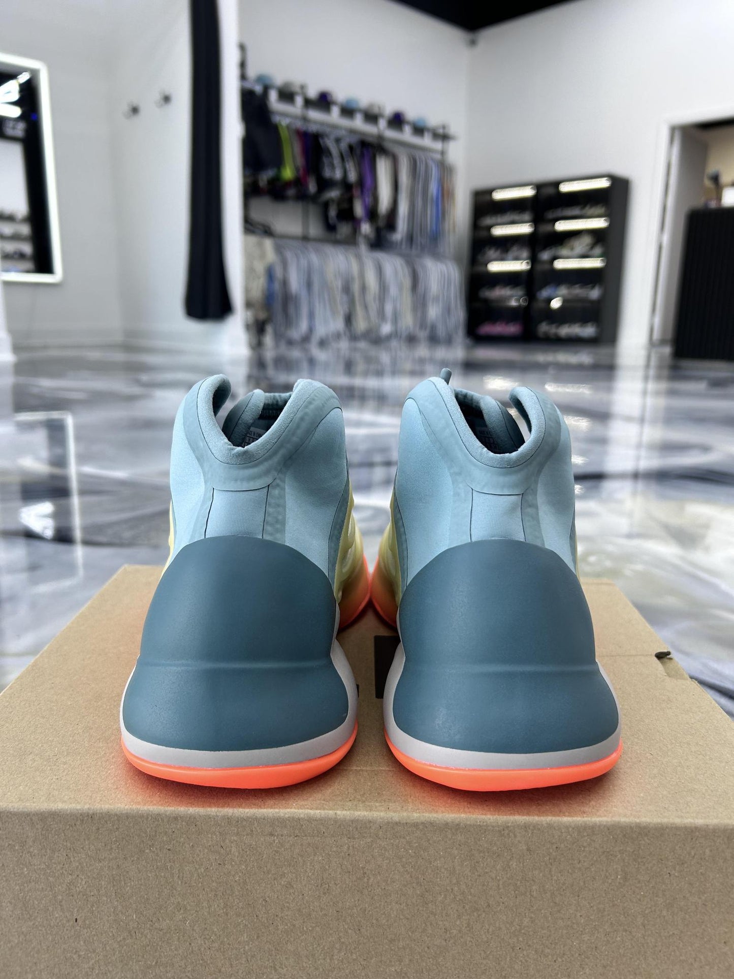 Yeezy QNTM "Hi Res Coral" Size 6Y/7.5W