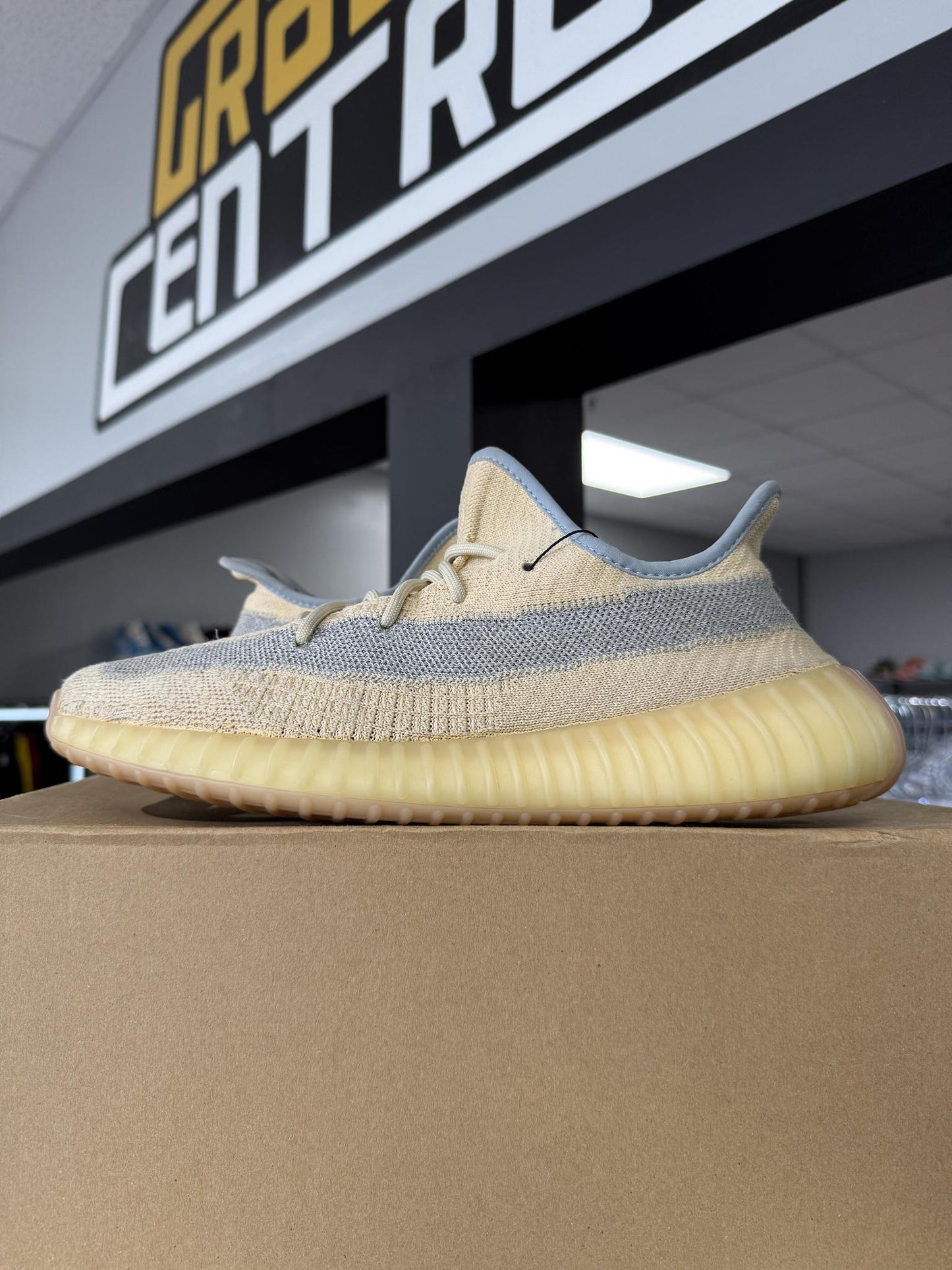 Yeezy 350 V2 "Linen" Used Size 11.5