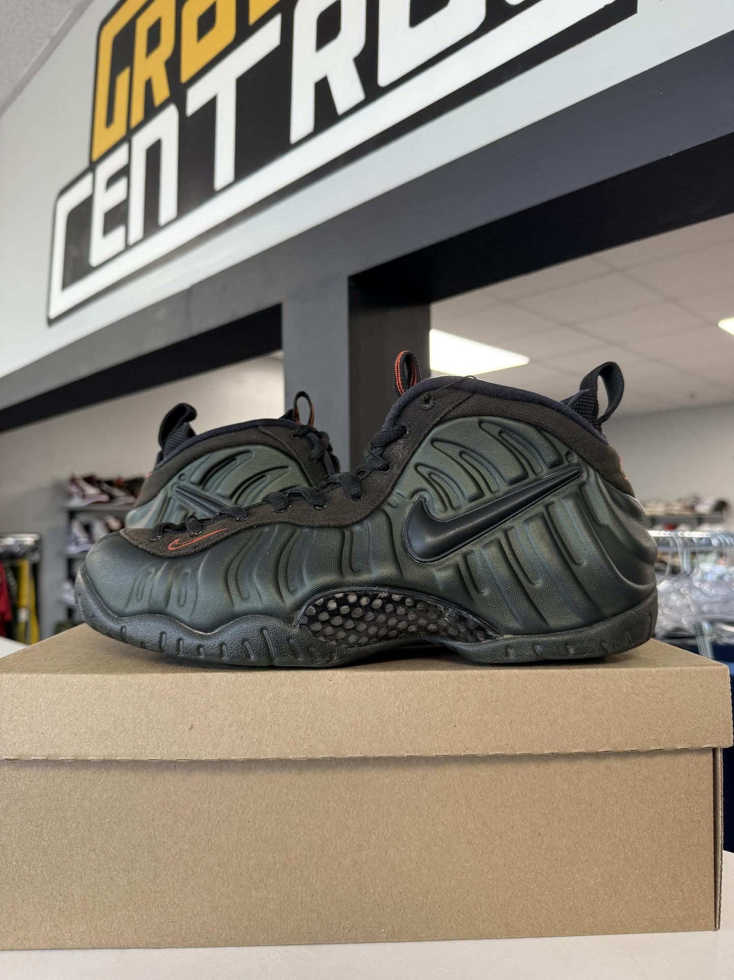 Nike Foamposite "Sequoia" Used Size 10.5