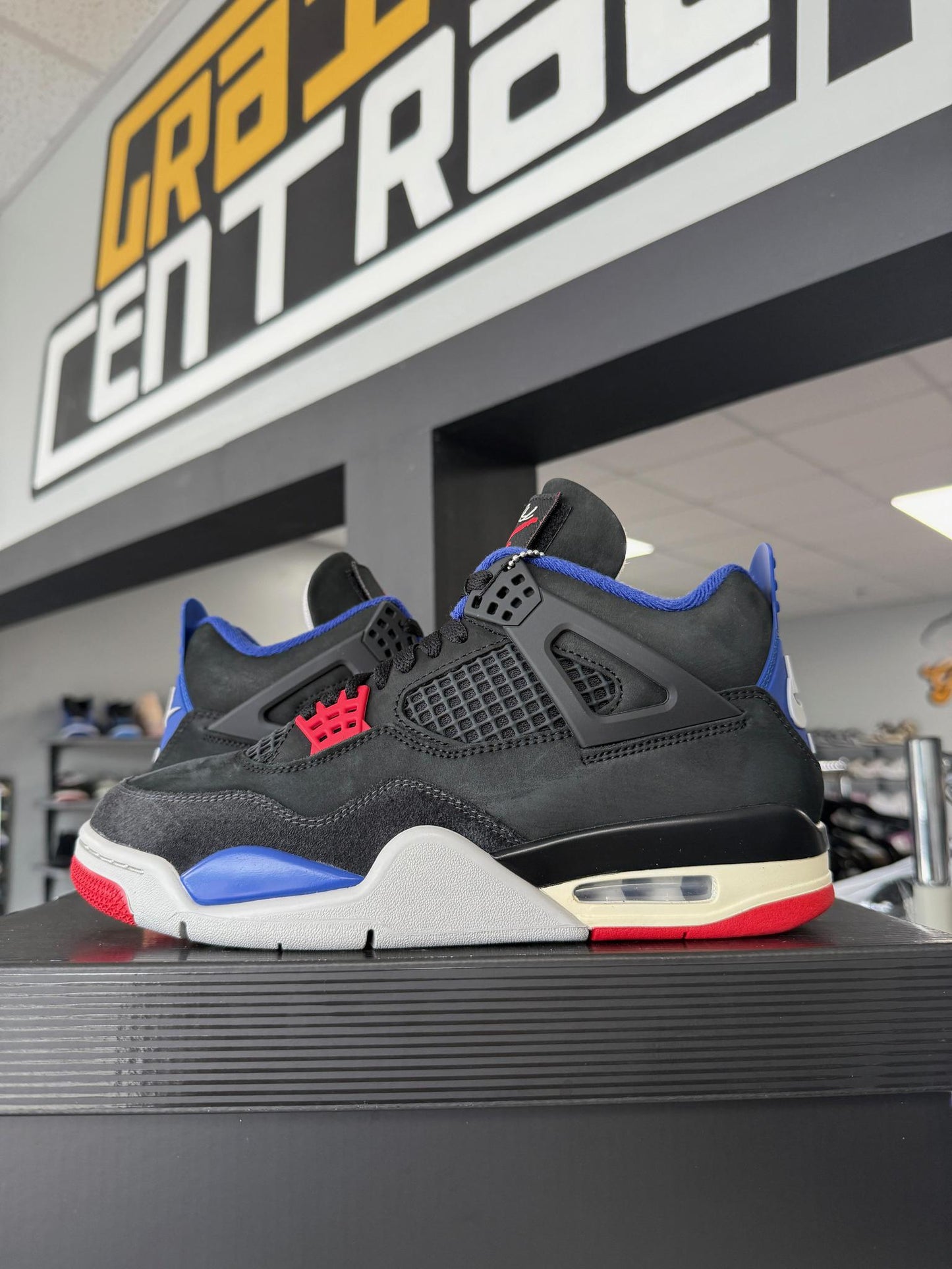 Jordan 4 "Rare Air" Used Size 8