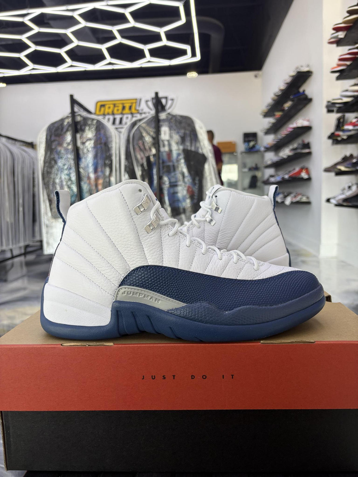 Jordan 12 "French Blue" Used Size 9.5