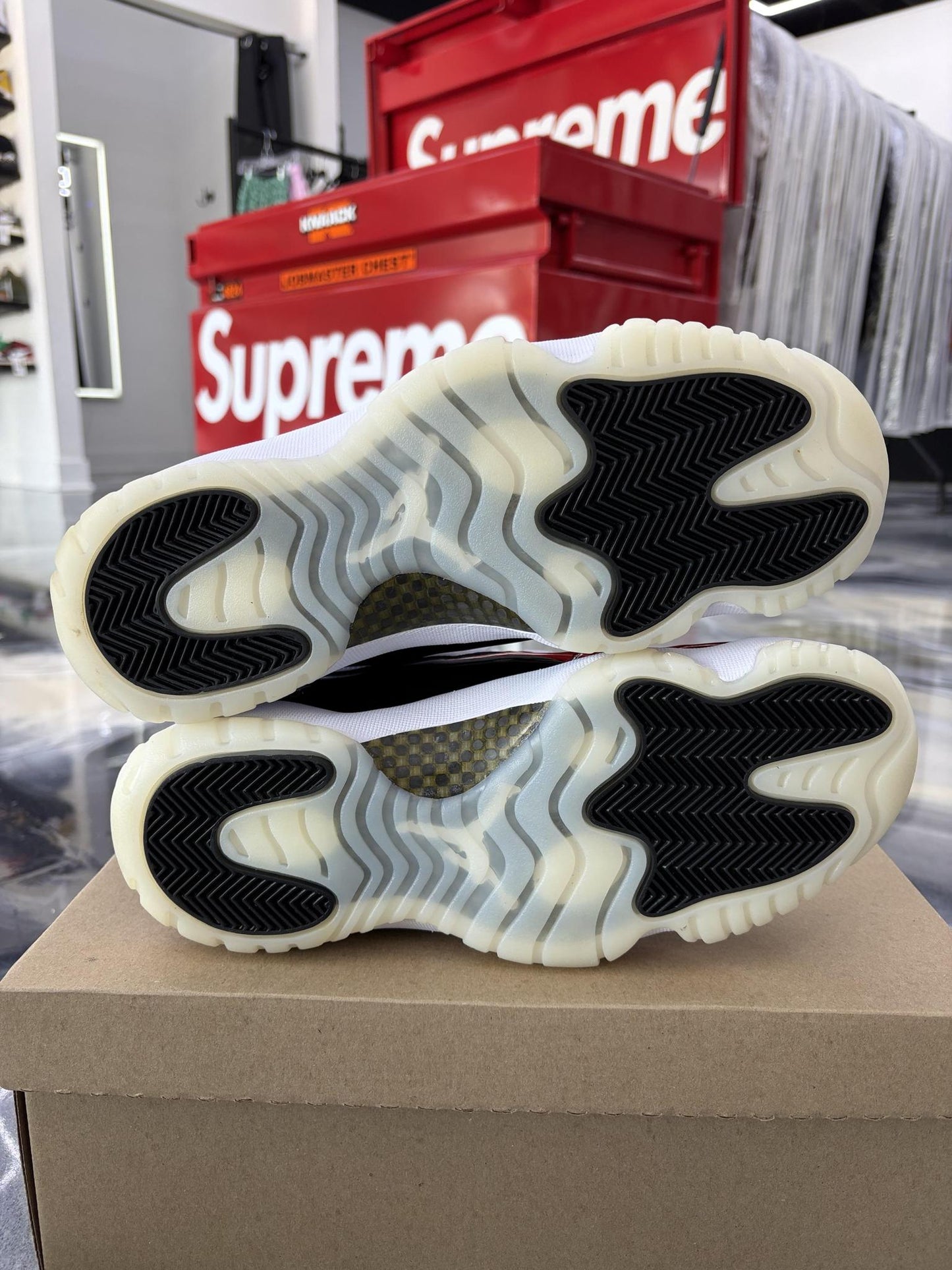 Jordan 11 "Gratitude" Used Size 9.5