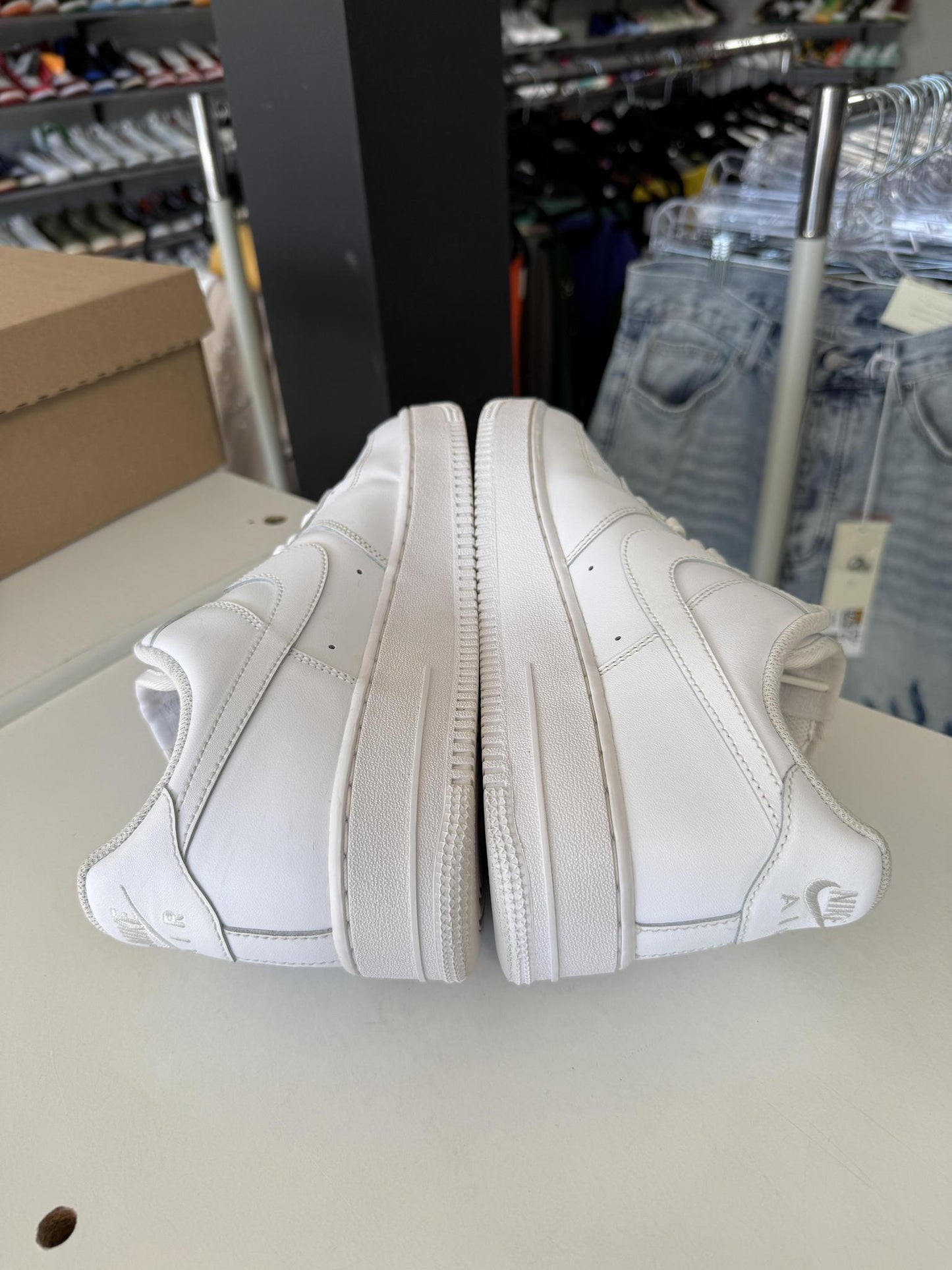 Nike Air Force One Low "White" Used Size 9.5