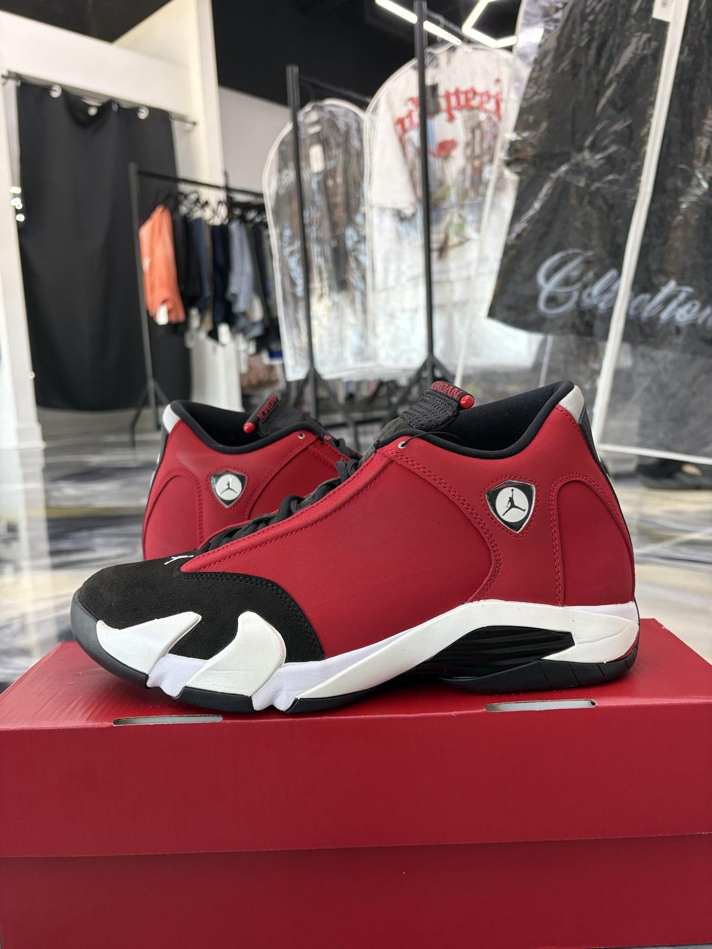 Jordan 14 "Gym Red Toro" Used Size 10
