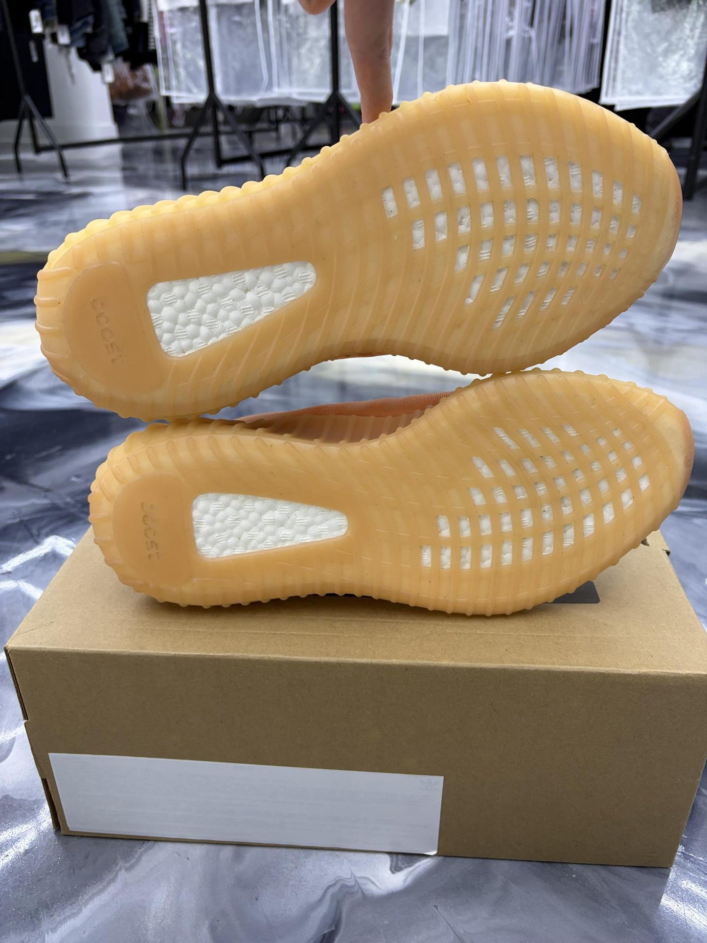 Yeezy 350 V2 "Mono Clay" Used Size 12