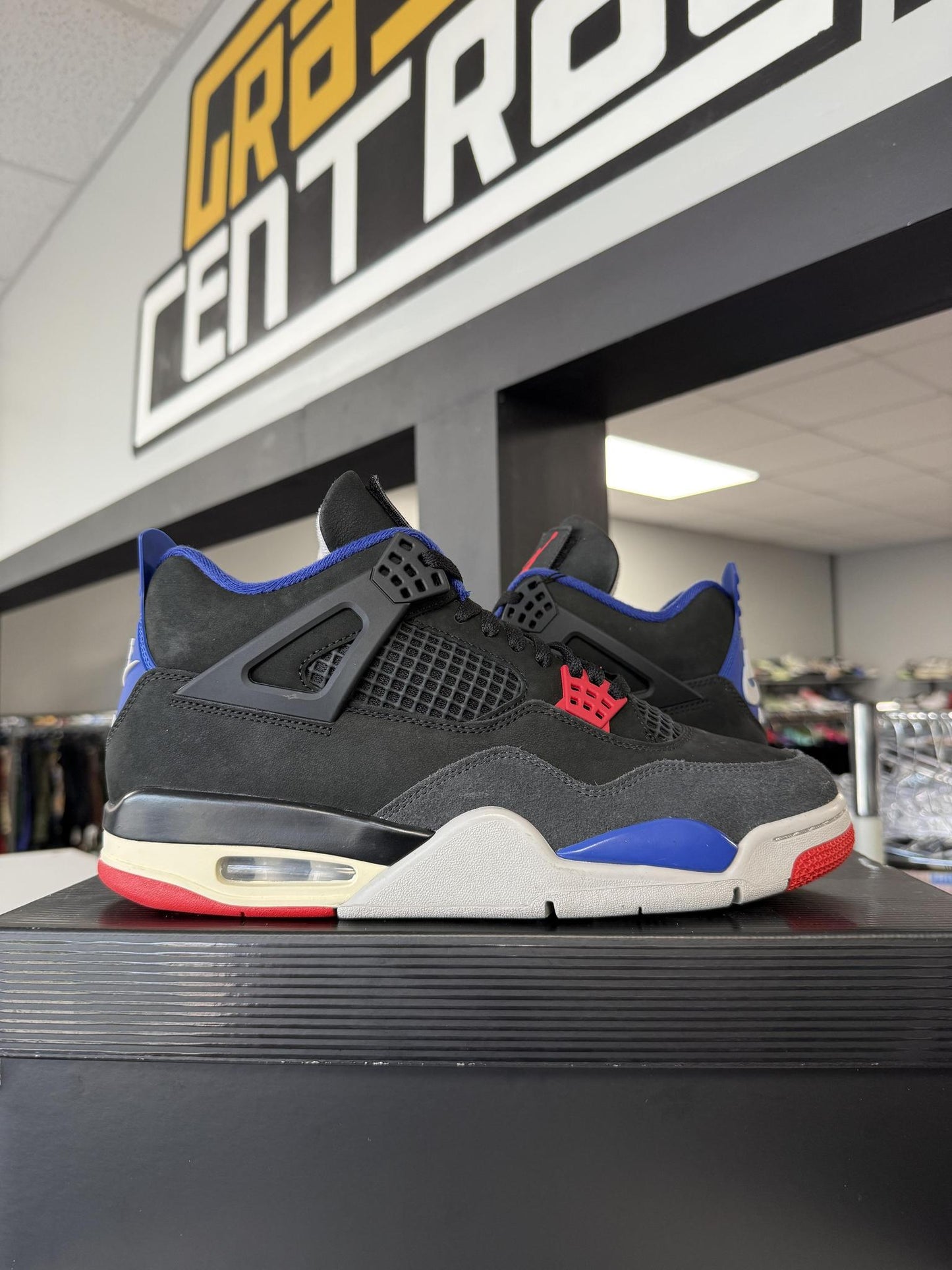 Jordan 4 "Rare Air" Used Size 10.5