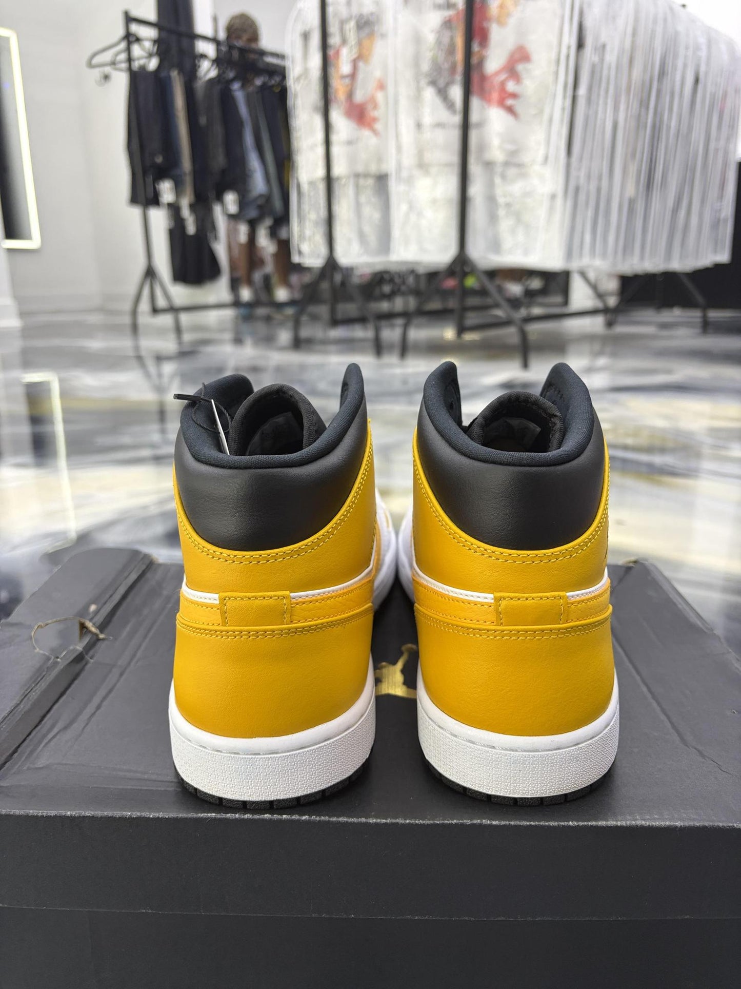 Jordan 1 Mid "University Gold" Used Size 12
