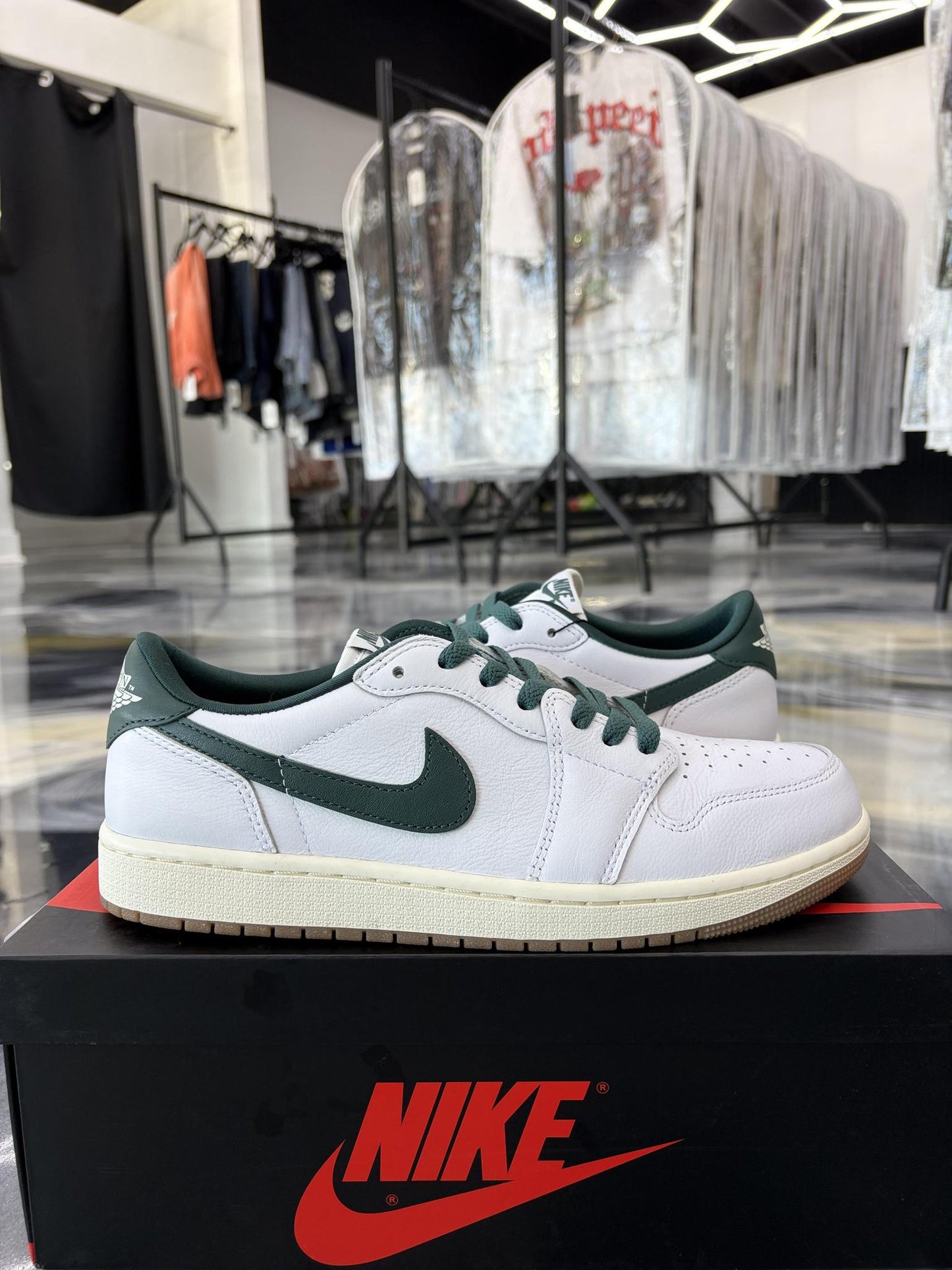 Jordan 1 Low "Oxidized Green" Used Size 9