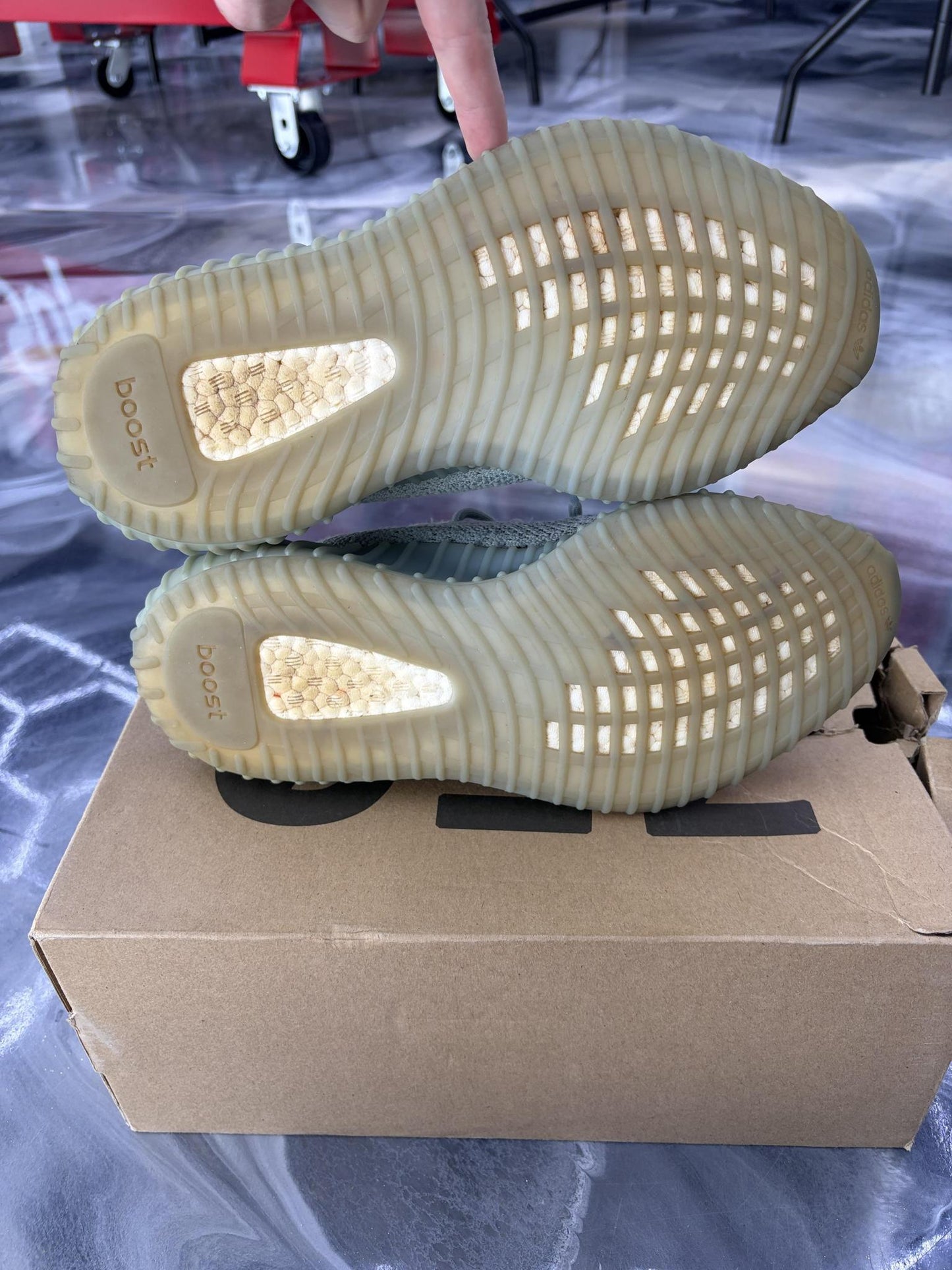 Yeezy 350 "Salt" Used Size 8