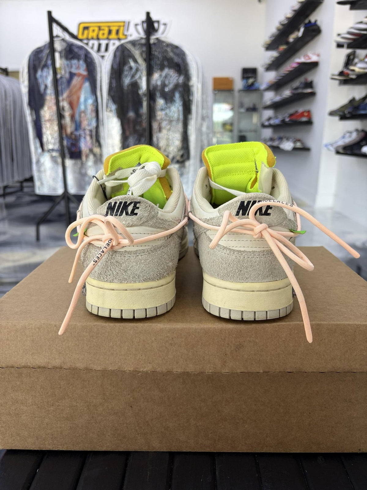 Nike Dunk Low Off White "Lot 12" Used Size 9.5