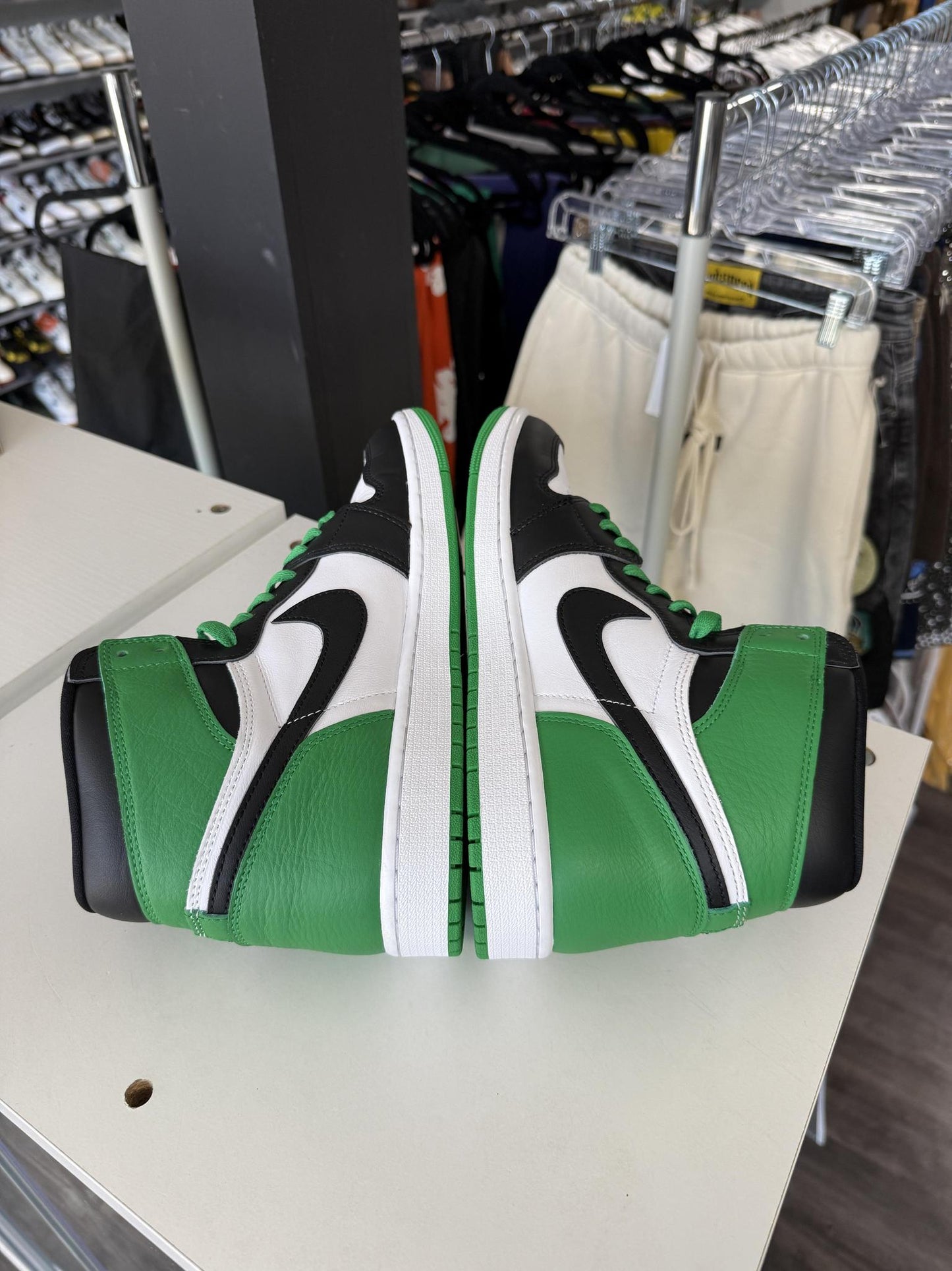 Jordan 1 "Lucky Green" Used Size 11
