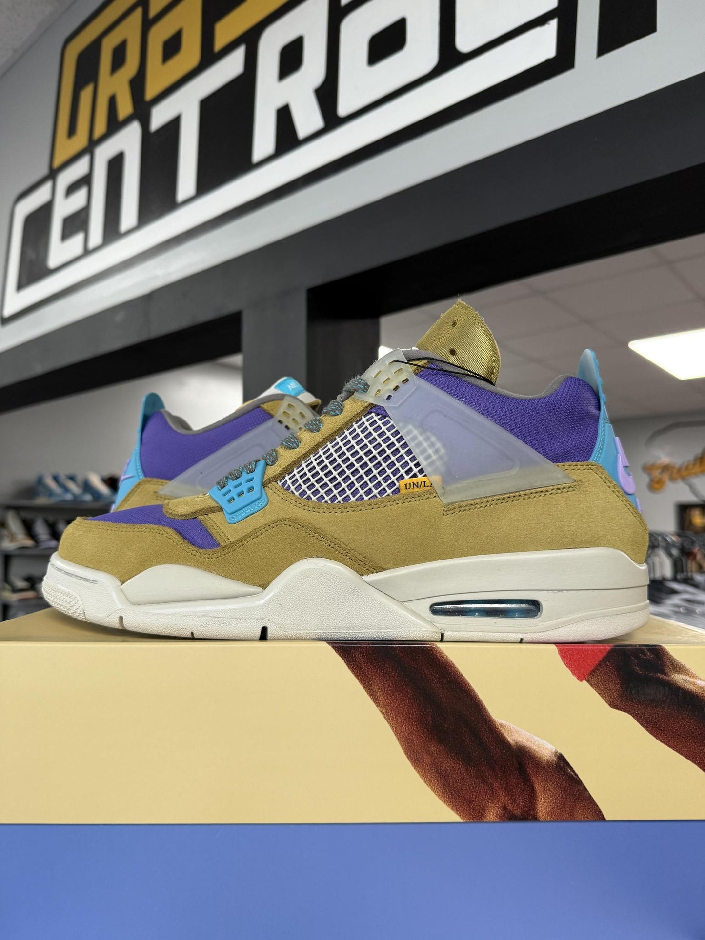 Jordan 4 x Union "Desert Moss" Used Size 14