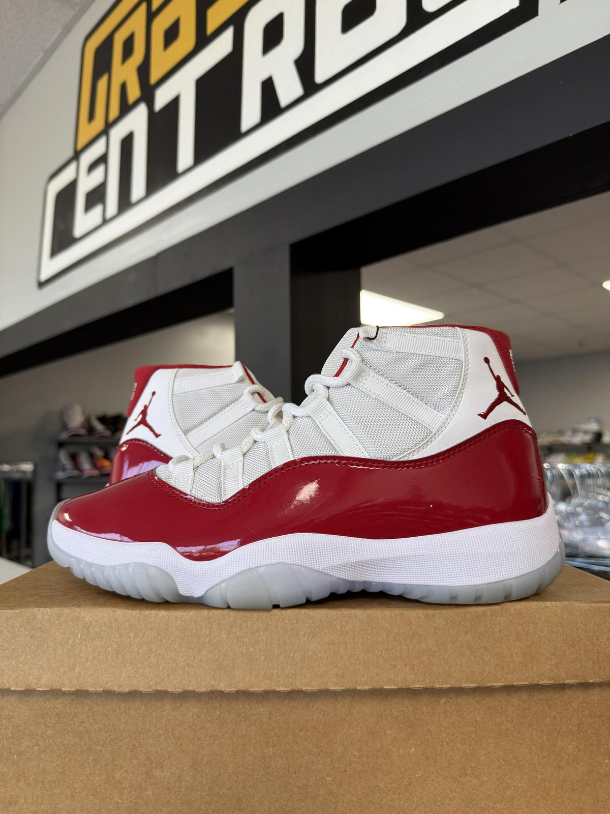 Jordan 11 "Cherry" Used Size 9