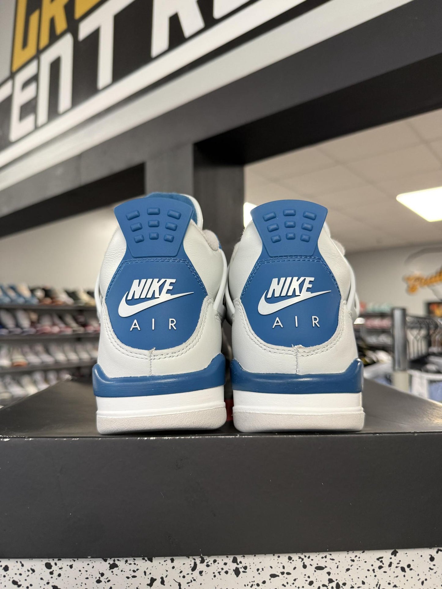 Jordan 4 "Military Blue" Used Size 6.5Y/8W