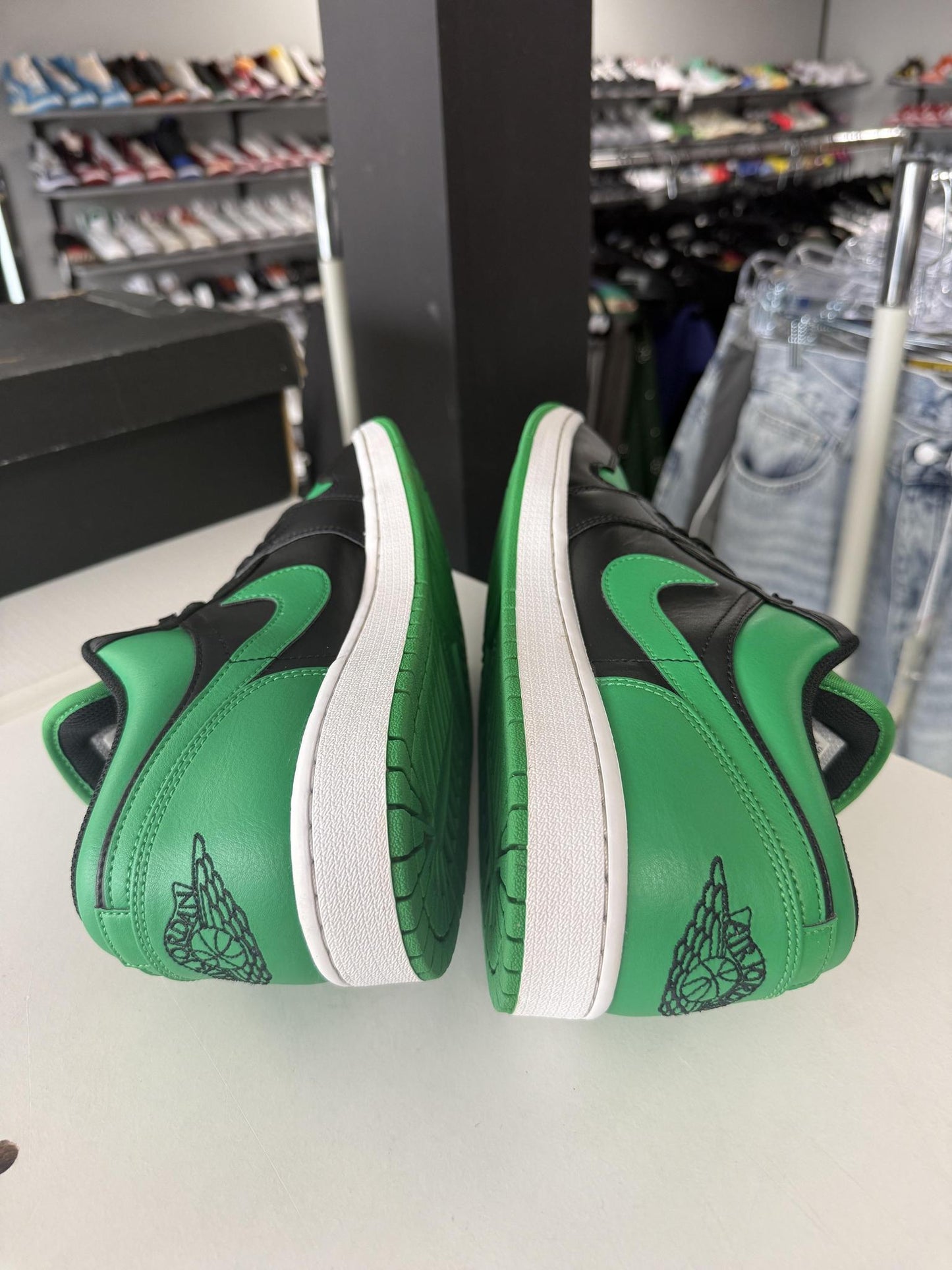 Jordan 1 Low "Lucky Green" Used Size 12.5