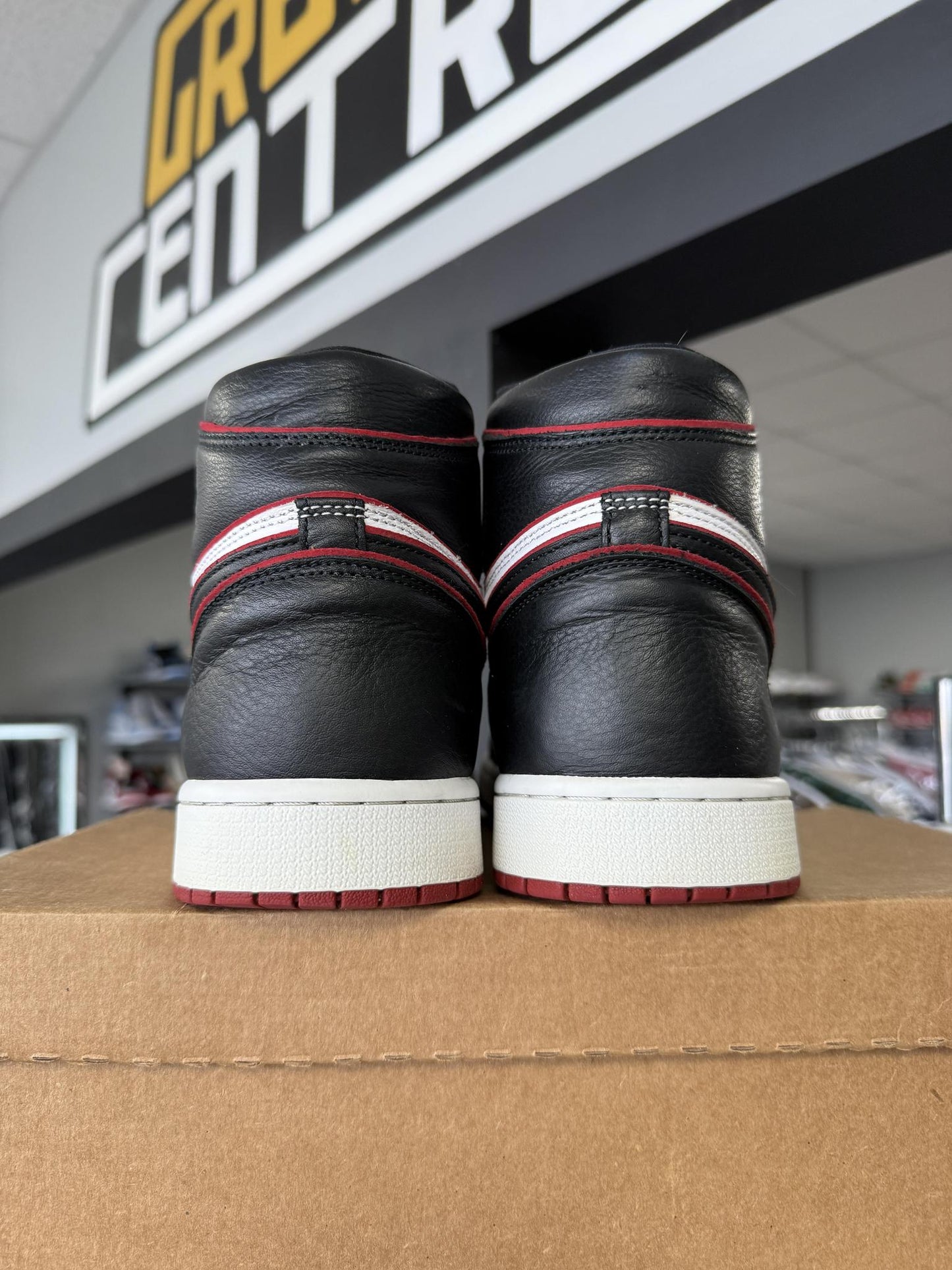 Jordan 1 "Bloodline" Used Size 13