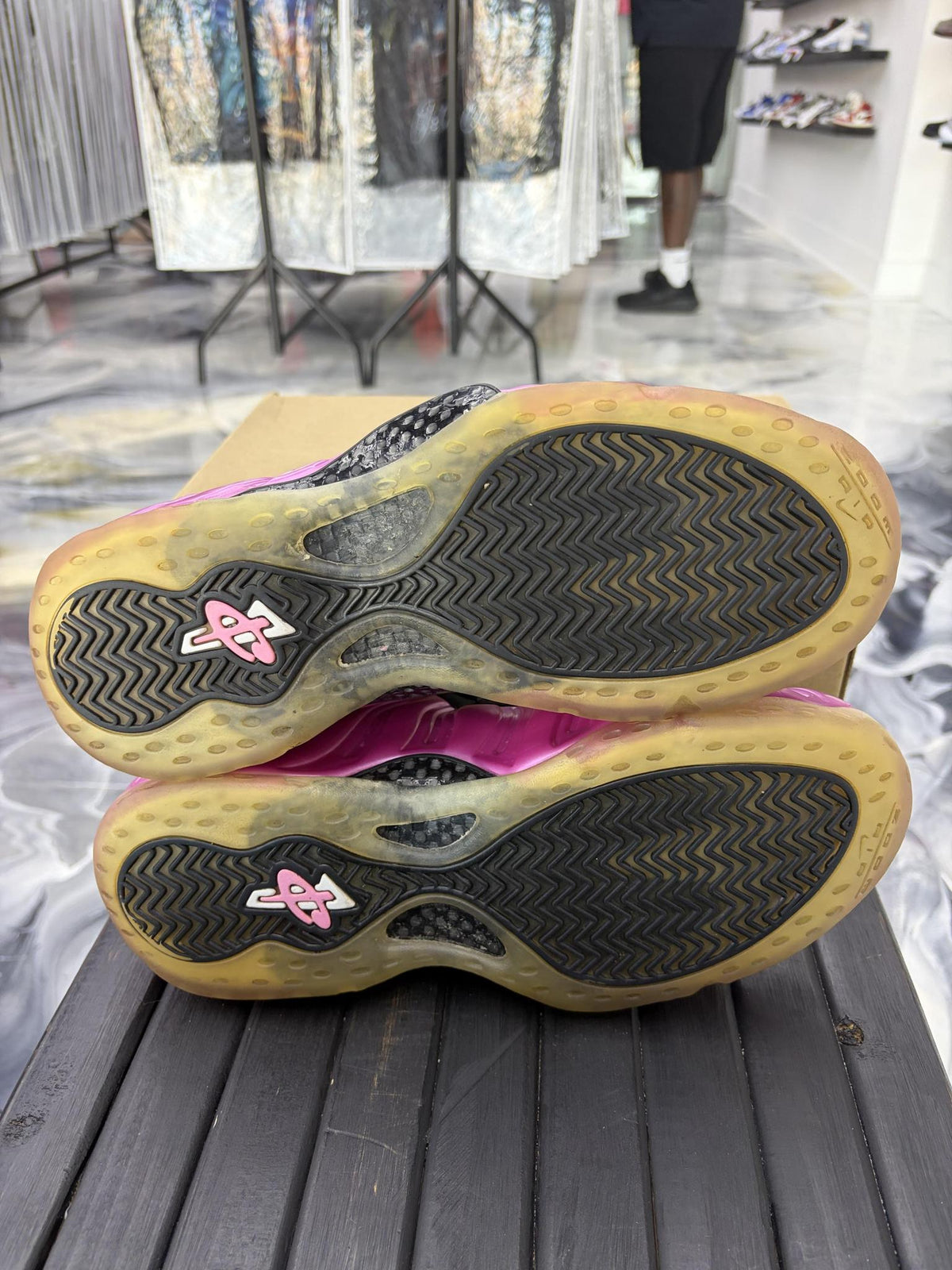 Nike Foamposite One "Pearlized Pink" Used Size 10.5