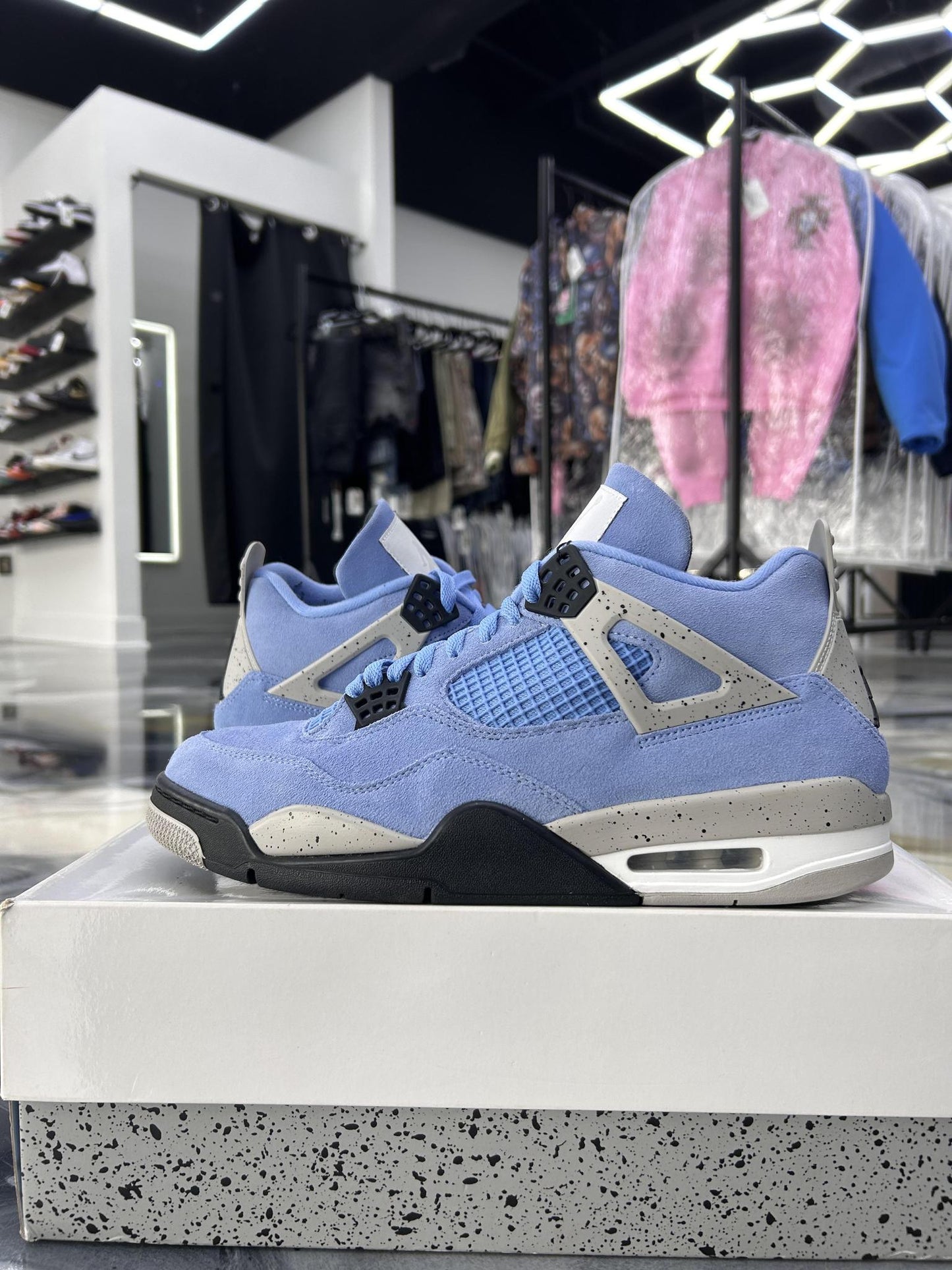 Jordan 4 "University Blue" Used Size 11