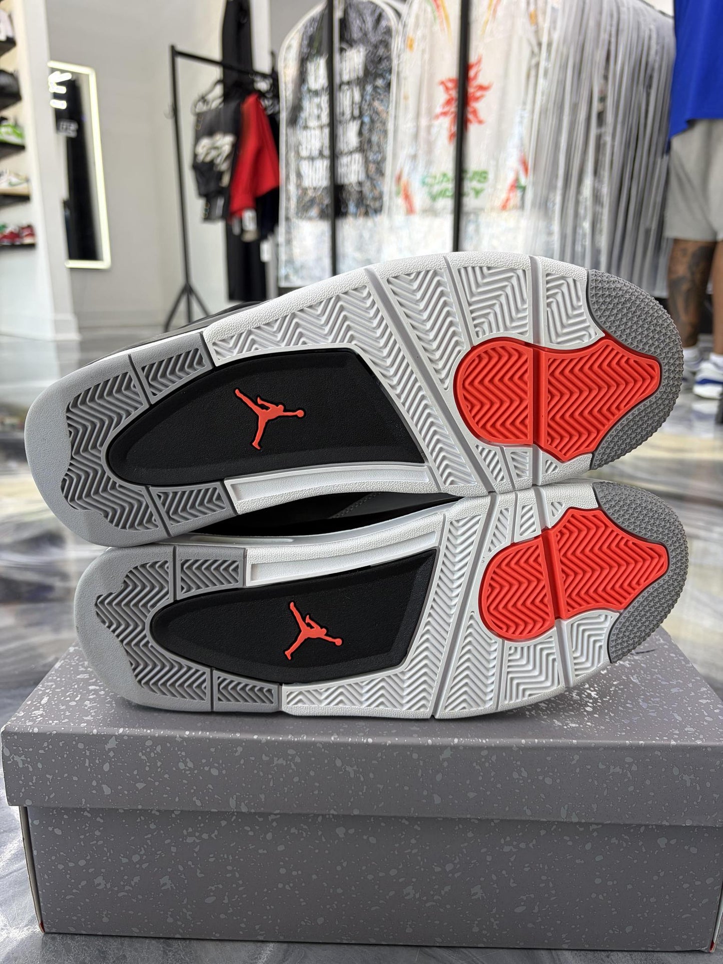 Jordan 4 "Infrared" Used Size 10.5