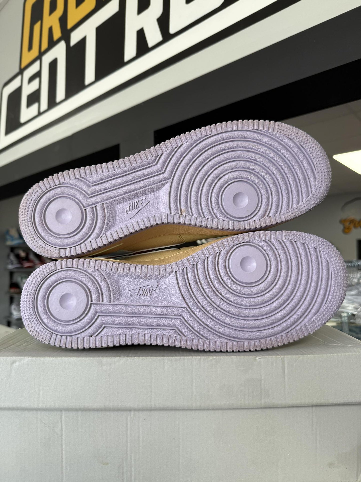 Nike Air Force One Low "Easter" Used size 12