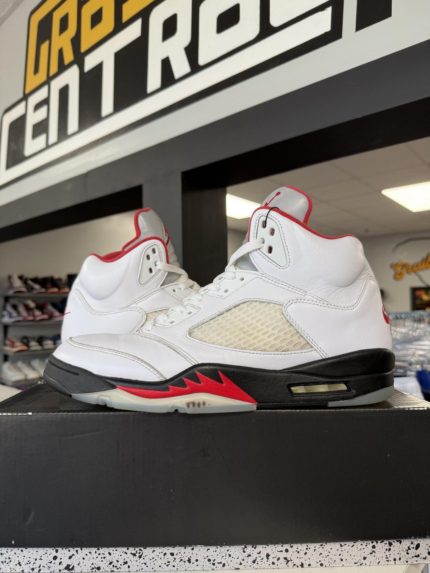 Jordan 5 "Fire Red" (2020) Used Size 12