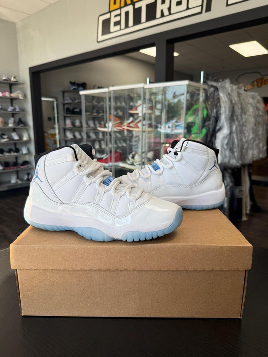 Jordan 11 "Legend Blue" Used Size 7Y/8.5W