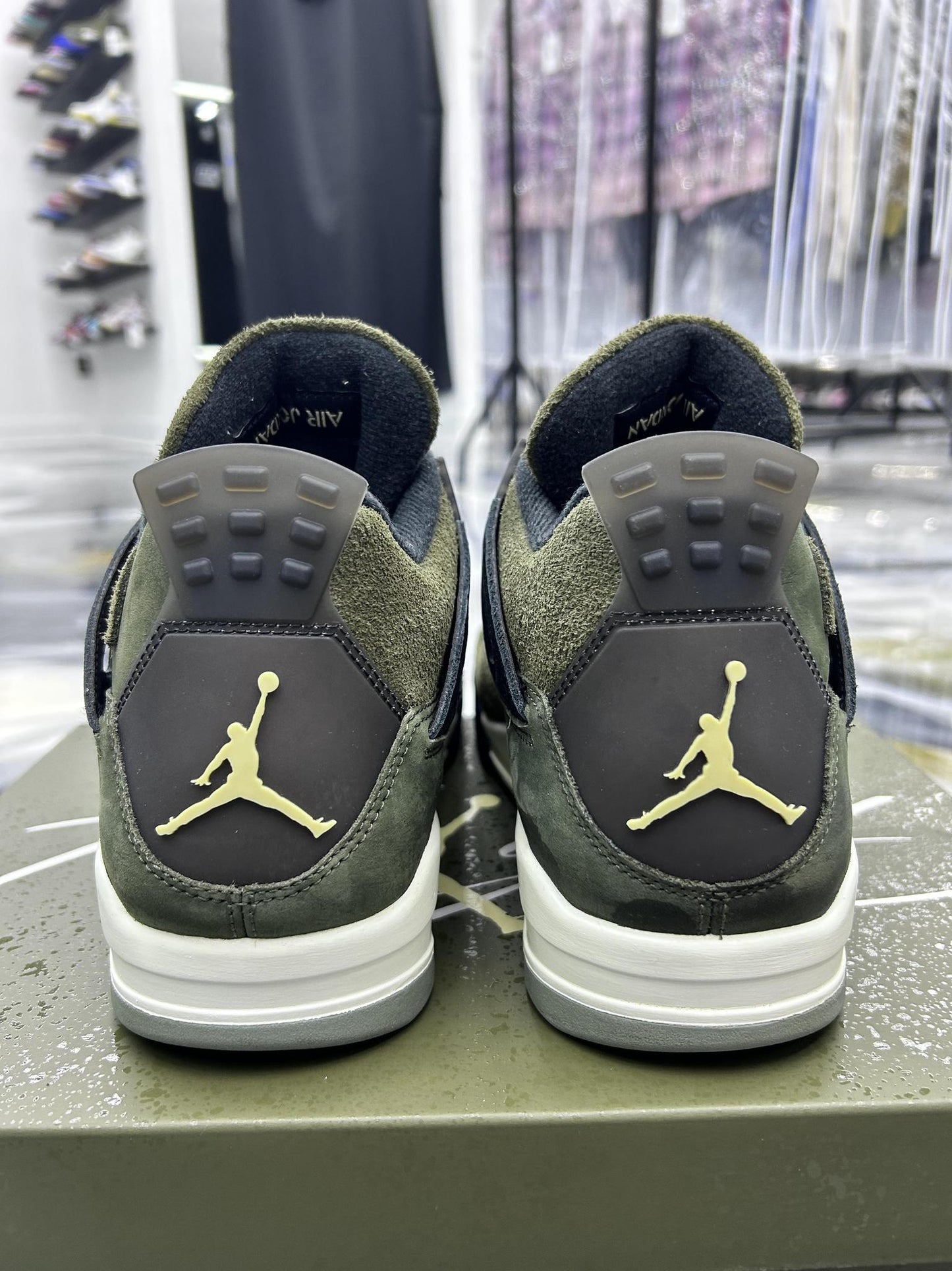 Jordan 4 "Craft Olive" Used Size 11.5