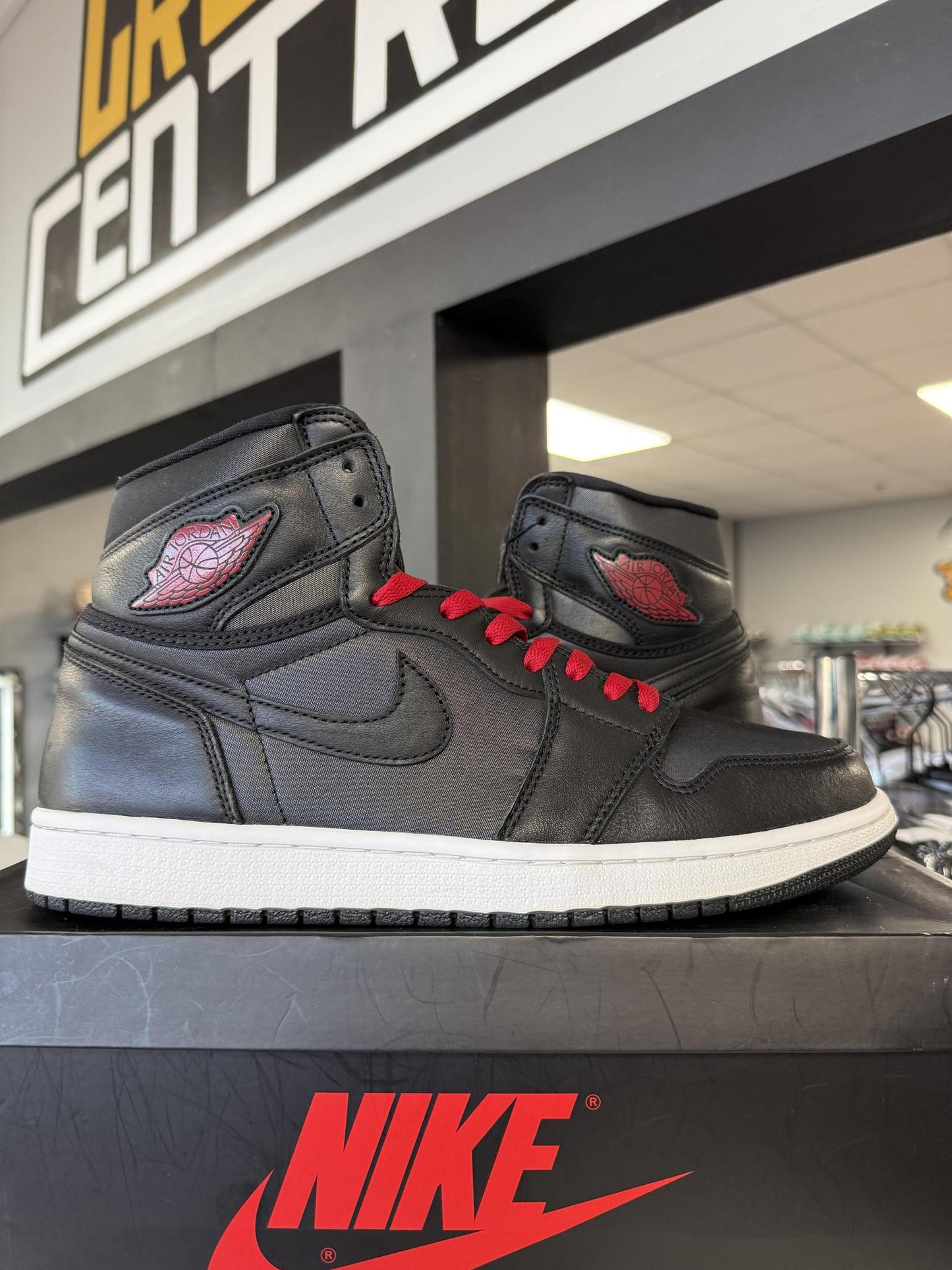 Jordan 1 Black Gym Red Used Size 12
