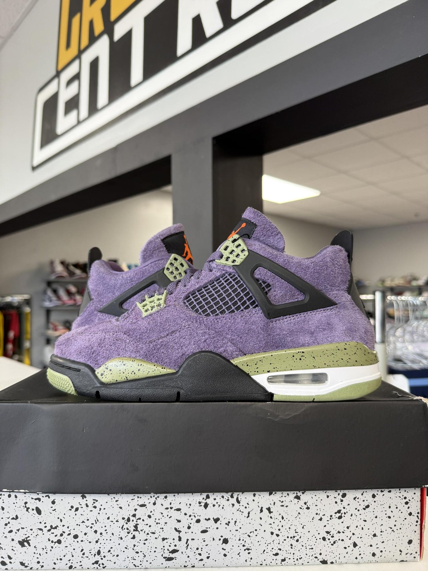 Jordan 4 "Canyon Purple" Used Size 6Y/7.5W