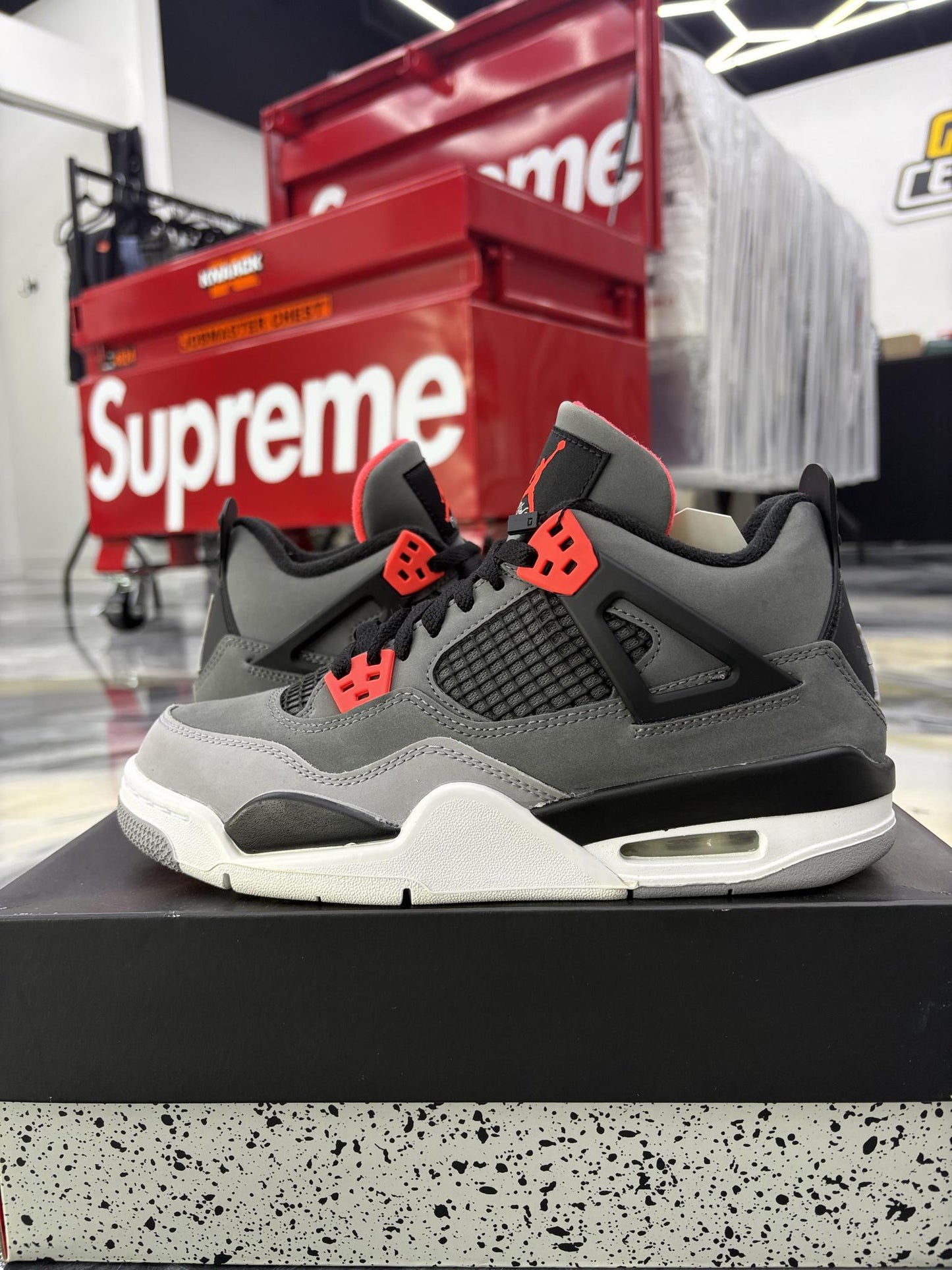Jordan 4 "Infrared" Used Size 6.5Y/8W