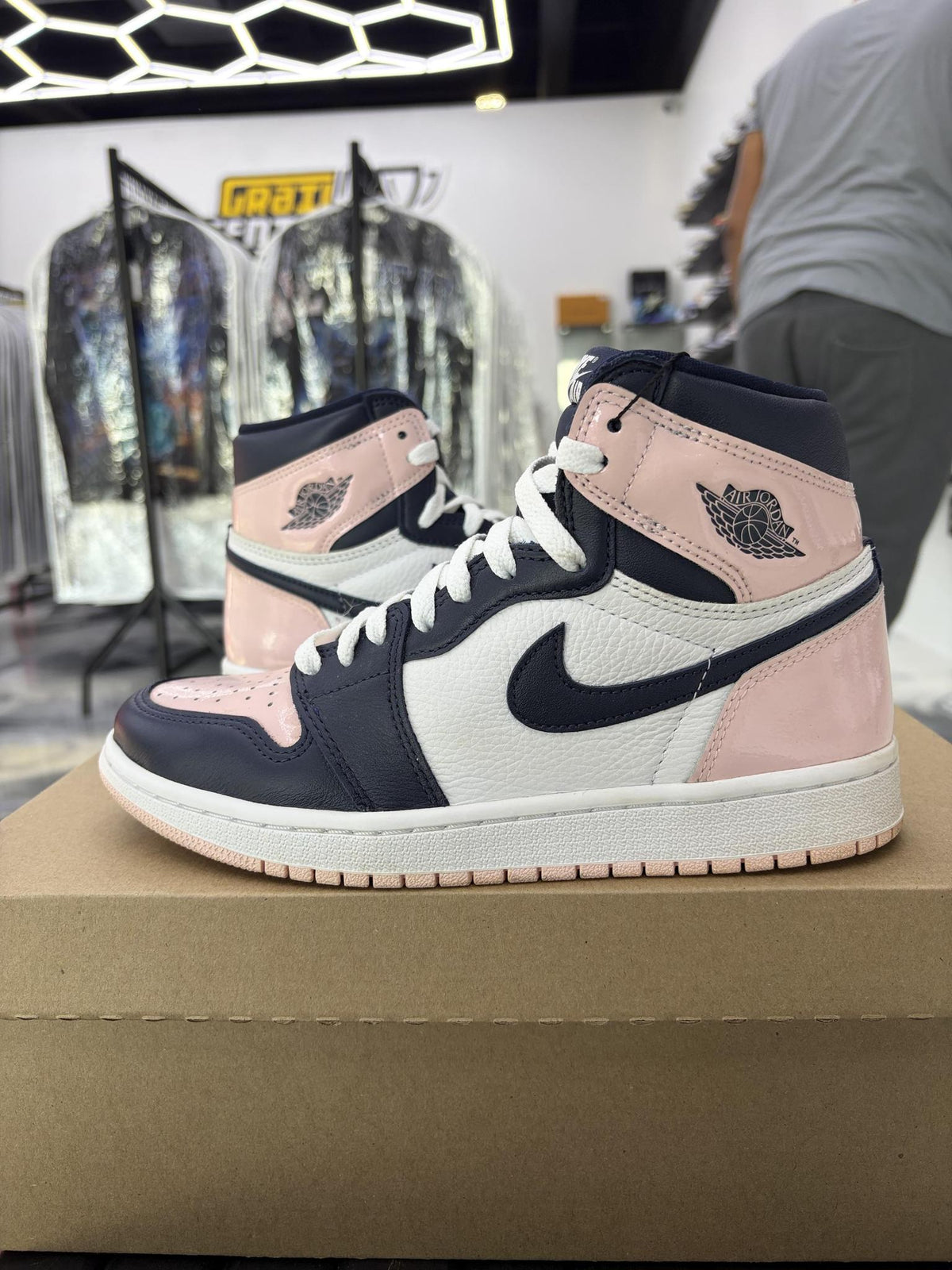 Jordan 1 "Bubblegum" Used Size 6Y/7.5W