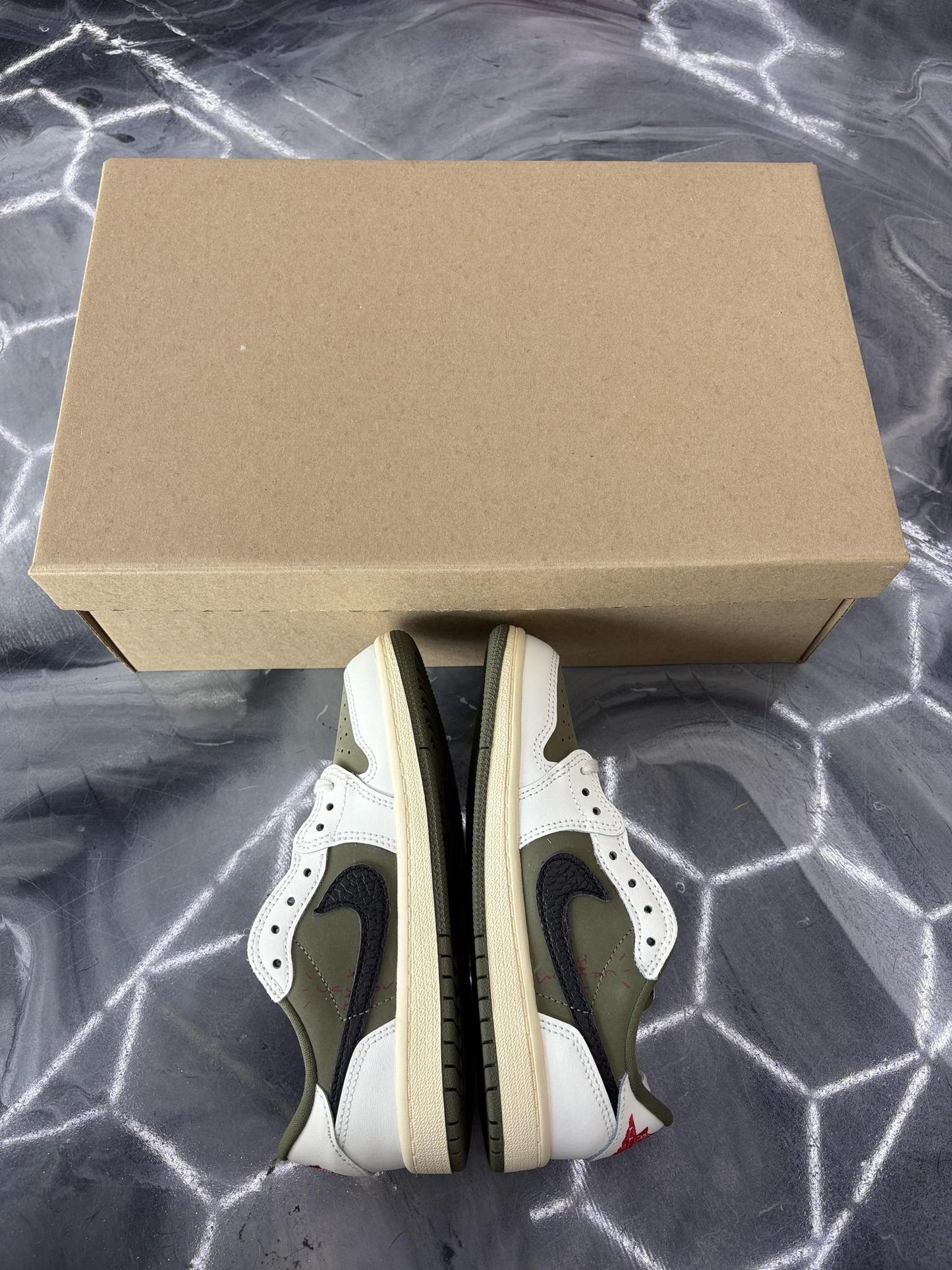 Jordan 1 Low x Travis Scott "Medium Olive" Size 1Y