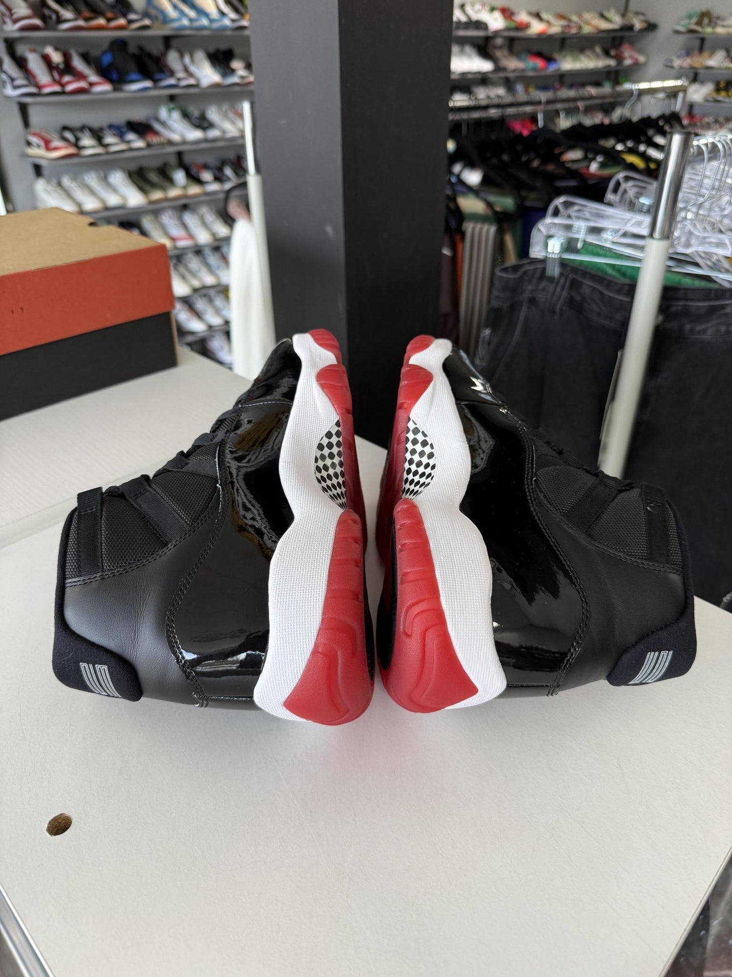 Jordan 11 "Bred" Used Size 8.5