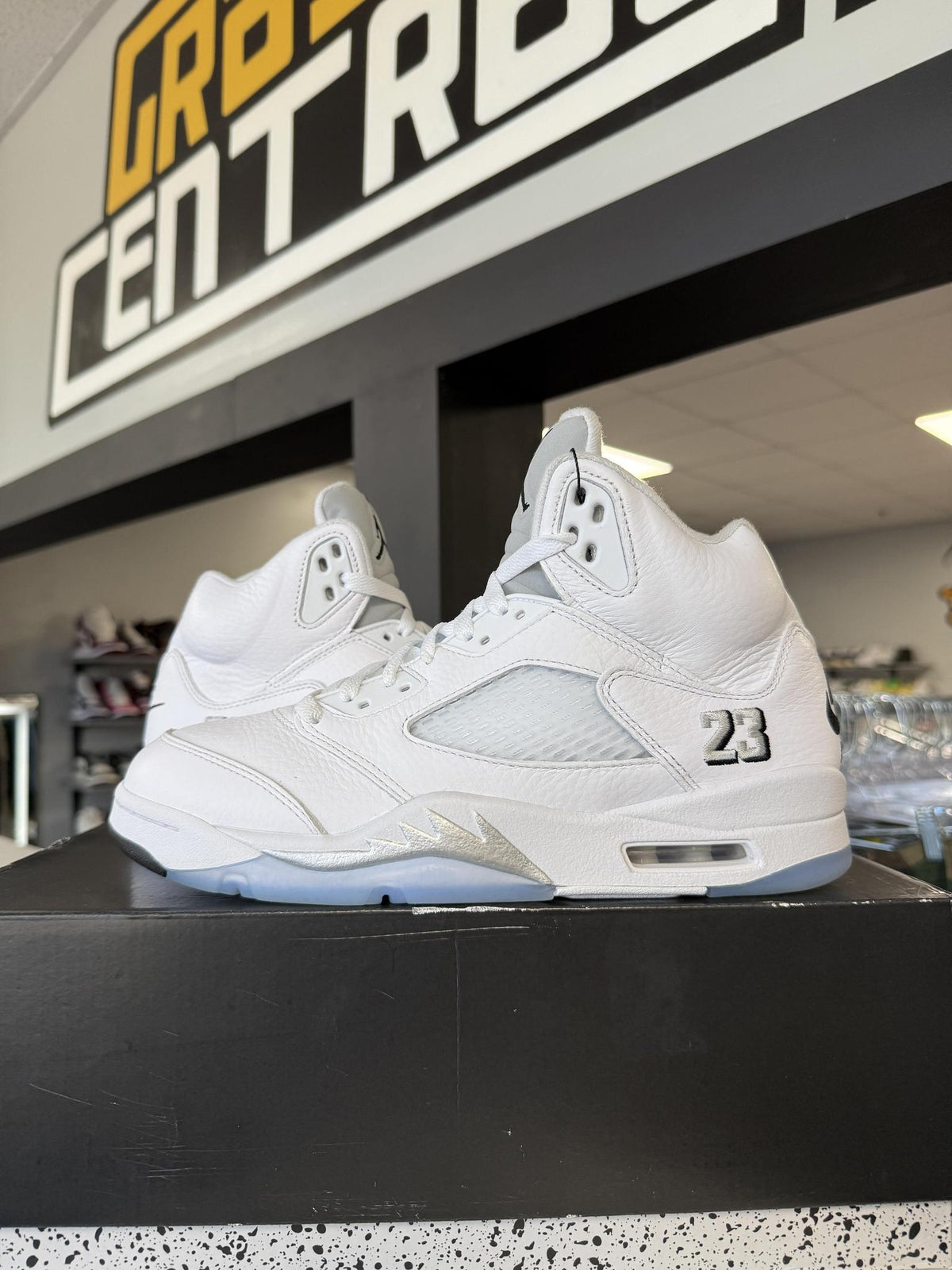 Jordan 5 "White Metallic" Used Size 8.5