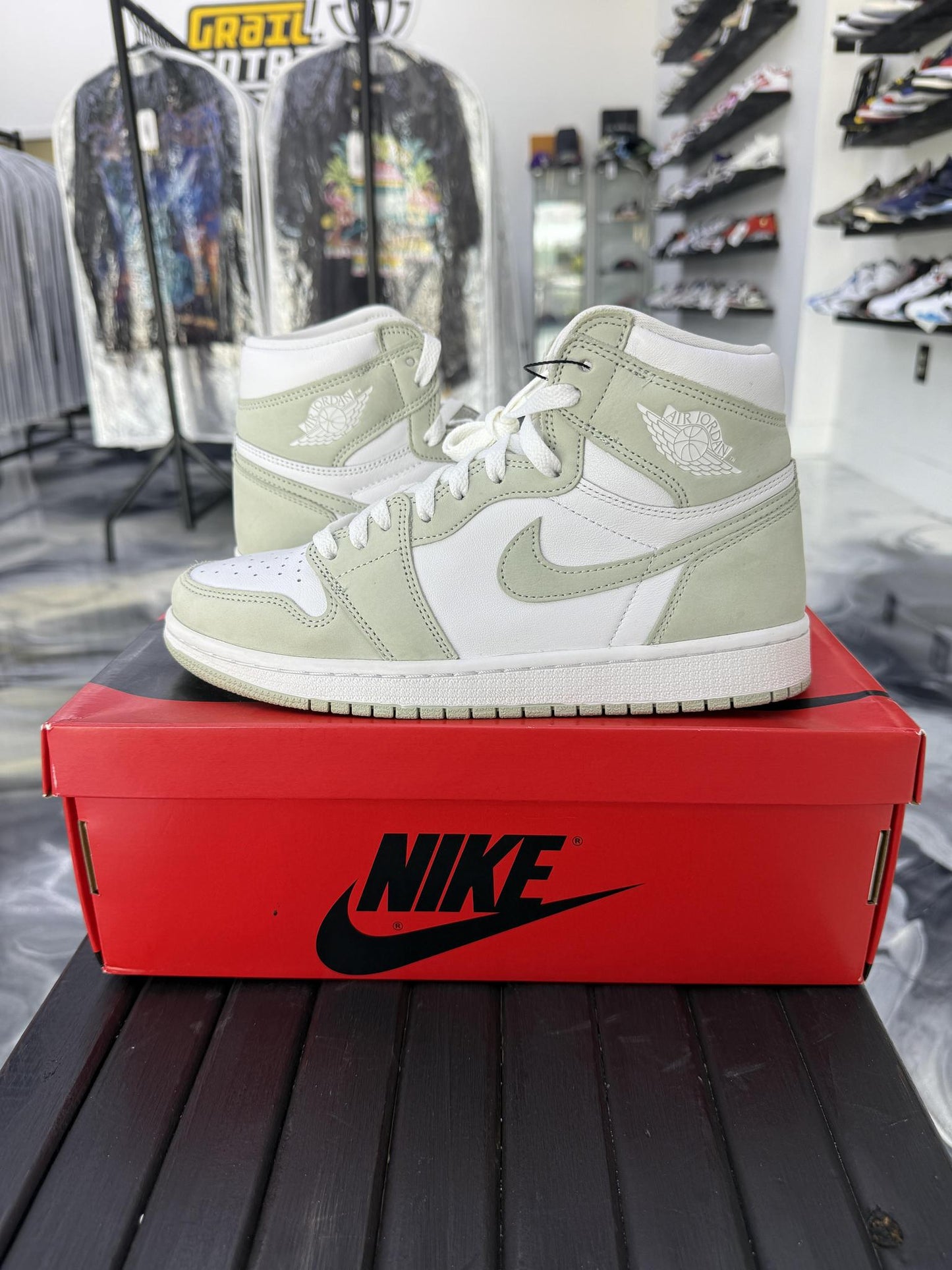 Jordan 1 "Seafoam" Used Size 7Y/8.5W