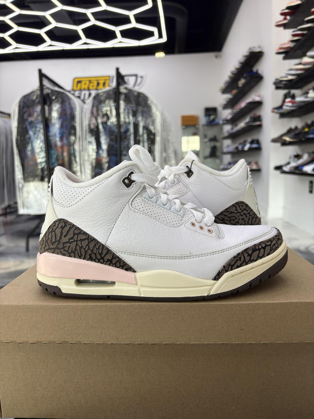 Jordan 3 "Neapolitan" Used Size 6.5Y/8W