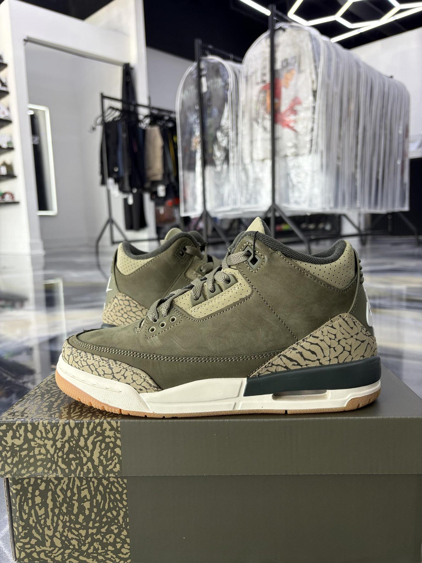 Jordan 3 "Family Affair" Used Size 5.5Y/7W