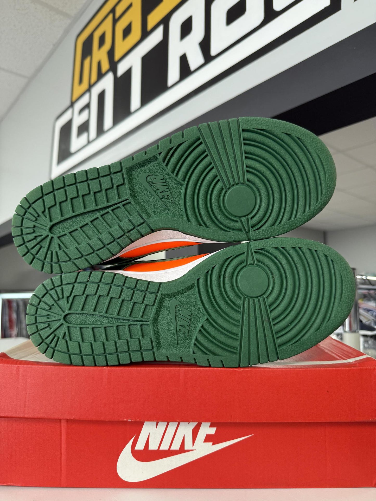Dunk Low "Miami Hurricanes" Used Size 8