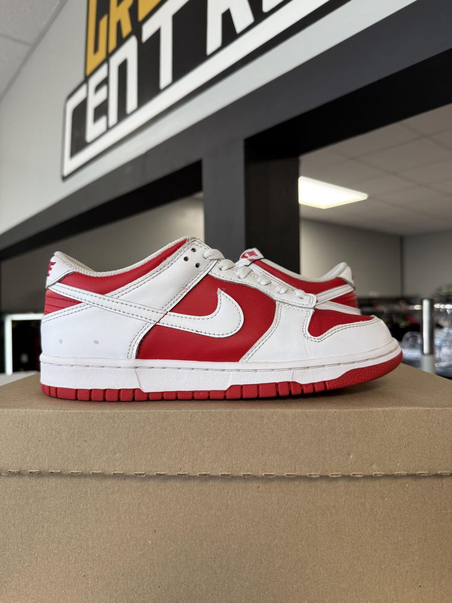 Nike Dunk Low "Gym Red" Used 6Y/7.5W