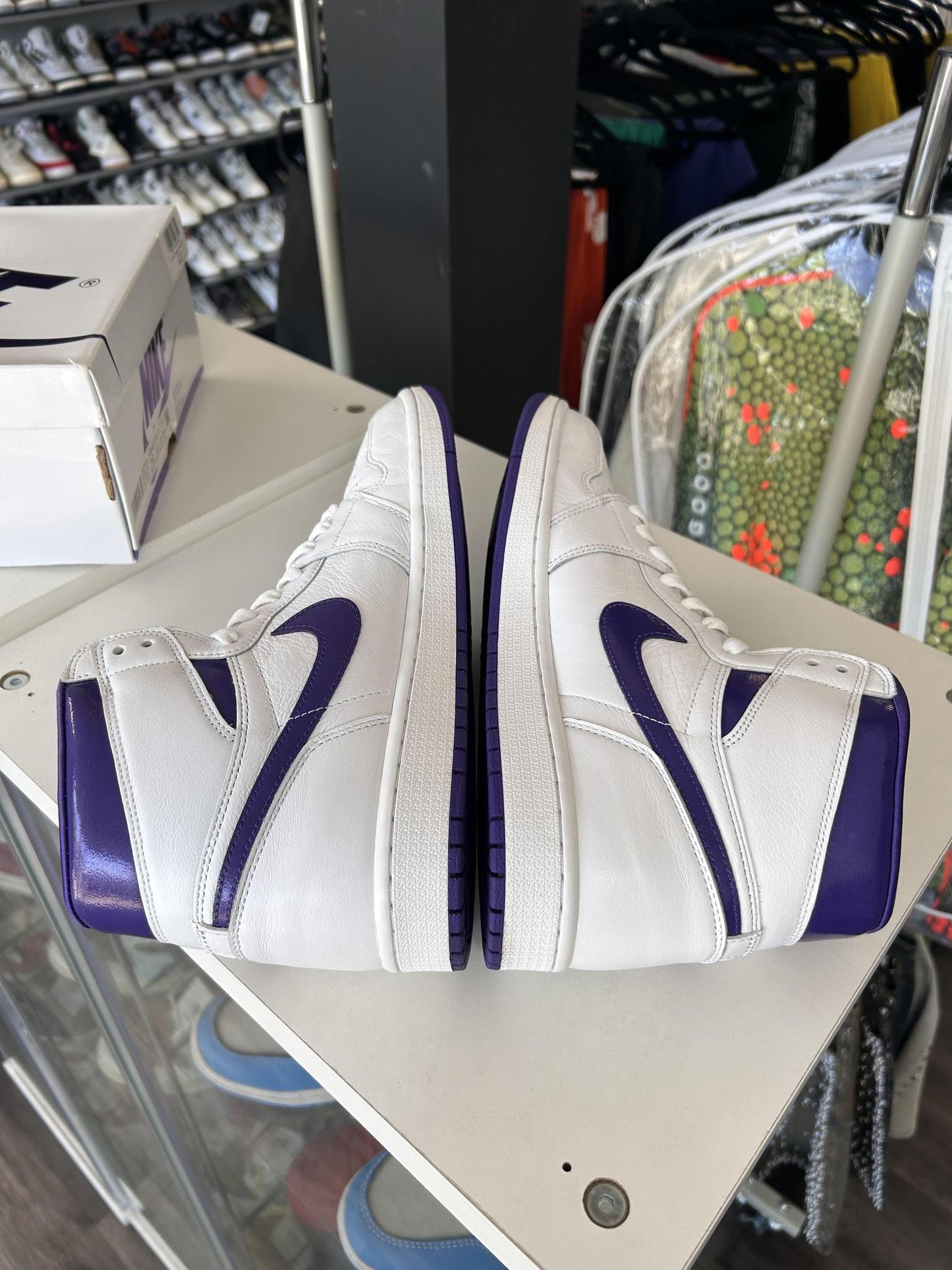 Jordan 1 "Metallic Purple" Used Size 10.5